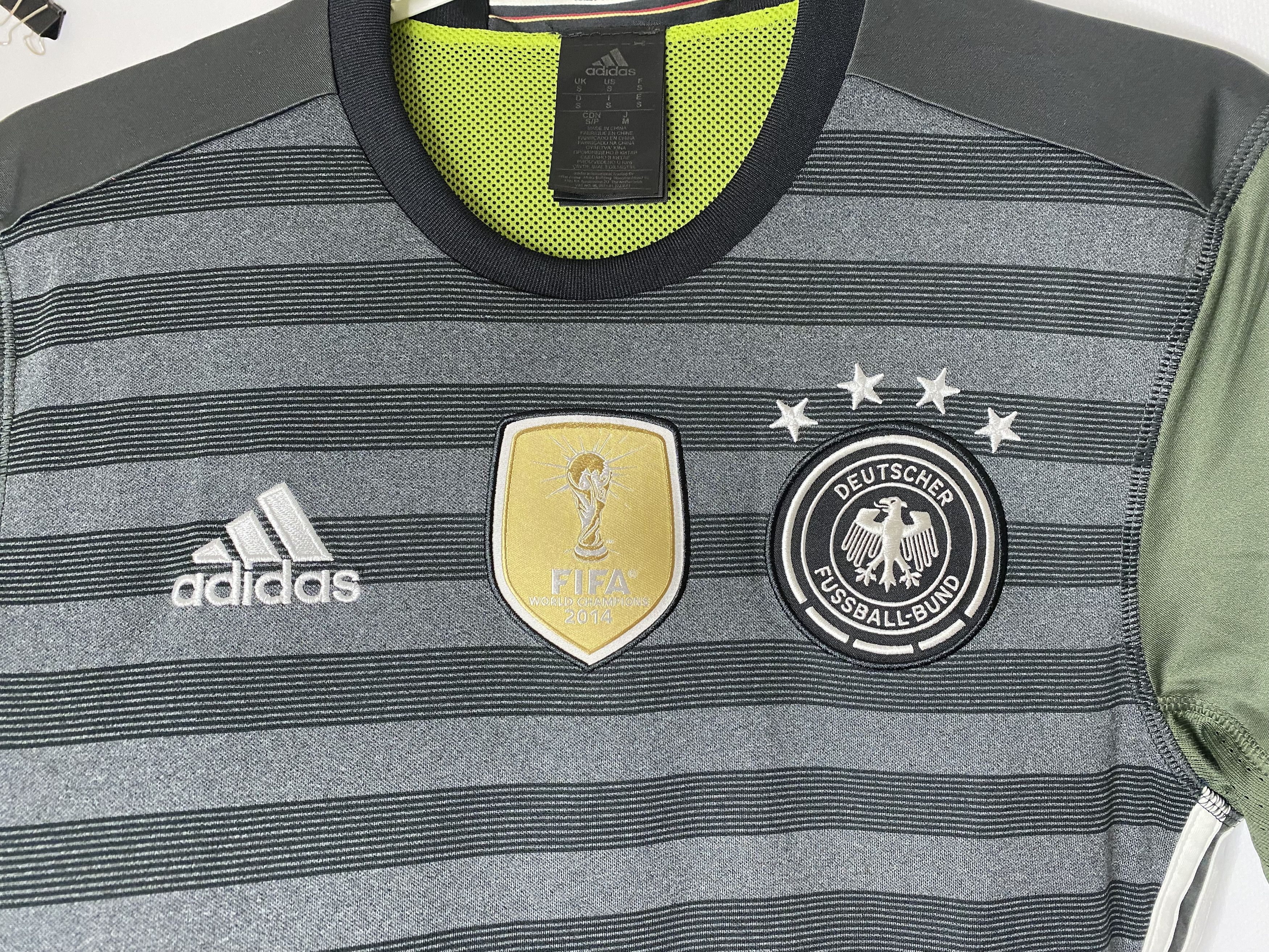 Adidas GERMANY TEAM 2016 2017 AWAY FOOTBALL SHIRT SOCCER JERSEY Size US S / EU 44-46 / 1 - 5 Thumbnail