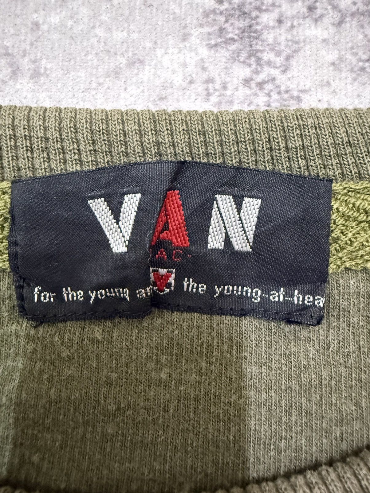 Van Vintage 90s VanJac fortheyoung embroidery Biglogo Sweatshirt Size US M / EU 48-50 / 2 - 7 Thumbnail