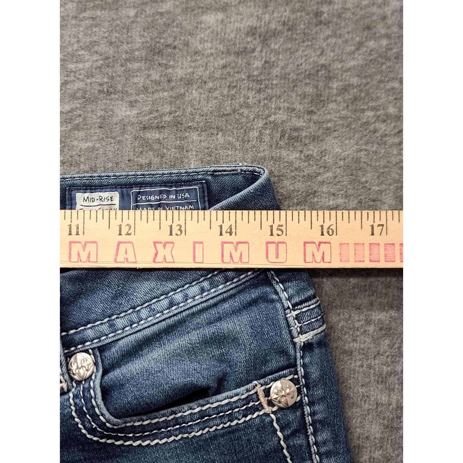 Miss Me Miss Me Jeans Womens 28x26 Skinny Fit Cuffed Mid Rise Distressed Stretch Denim Blue 5-Pocket Designer Rodeo Western Y2K Mens? Womens Size 28" / US 6 / IT 42 - 4 Thumbnail