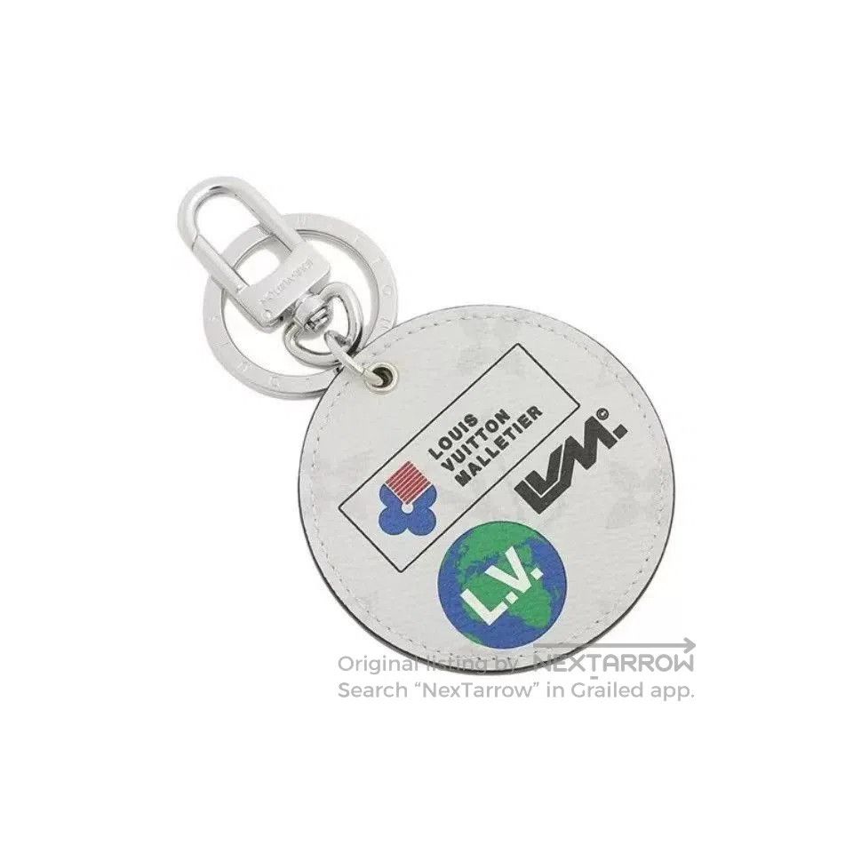 Louis Vuitton Louis Vuitton White Monogram Globe Keychain. Size ONE SIZE - 3 Thumbnail