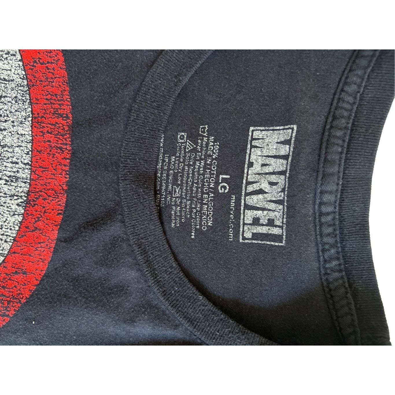 Marvel Comics Marvel Men's black Short Sleeve Captain America Shield Logo T-shirt size L Size US L / EU 52-54 / 3 - 6 Thumbnail
