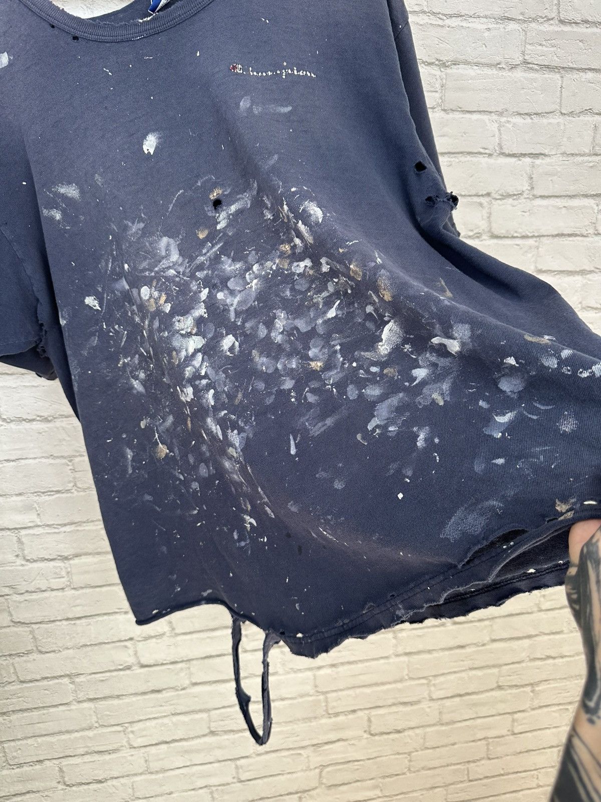 Champion (XL) PAINT THRASHED DESTROYED Vintage Champion T Shirt Size US XL / EU 56 / 4 - 7 Thumbnail