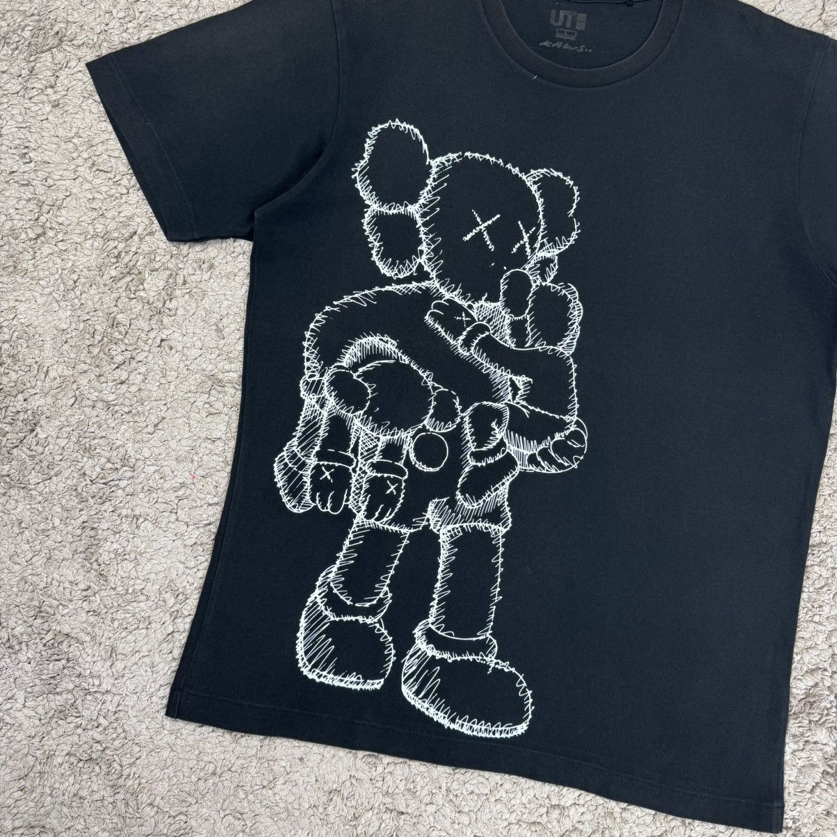 Japanese Brand UT x Kaws T-shirt Size US L / EU 52-54 / 3 - 5 Thumbnail