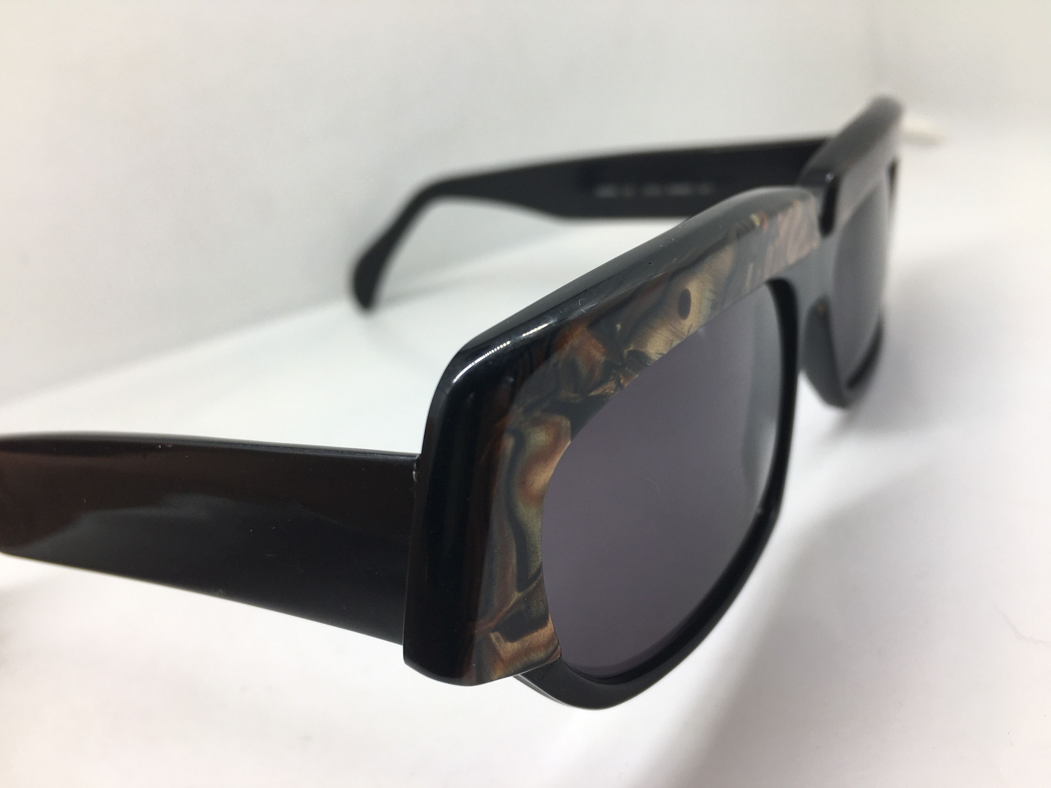 Guess Vintage Guess by George Marciano Model 147 Sunglasses Frame Size ONE SIZE - 2 Thumbnail