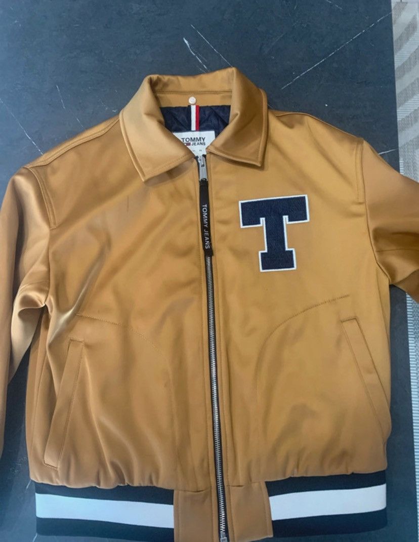 Tommy Jeans NWT Tommy Jeans Varsity Bomber Jacket Fur Collar Camel Size US XS / EU 42 / 0 - 8 Thumbnail