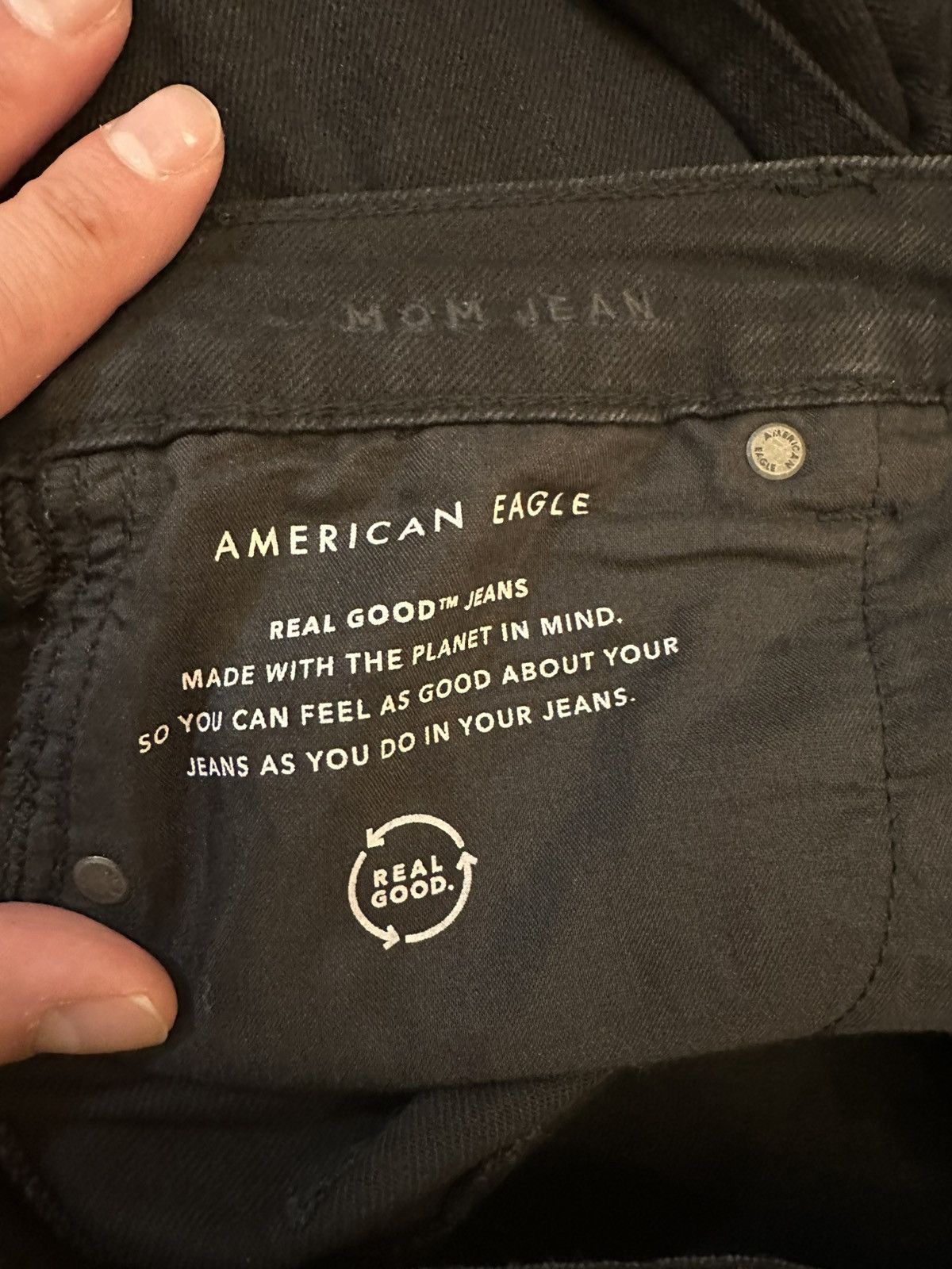 American Eagle Outfitters American Eagle Black Distressed Mom Jeans Size 4 Size 27" / US 4 / IT 40 - 9 Thumbnail