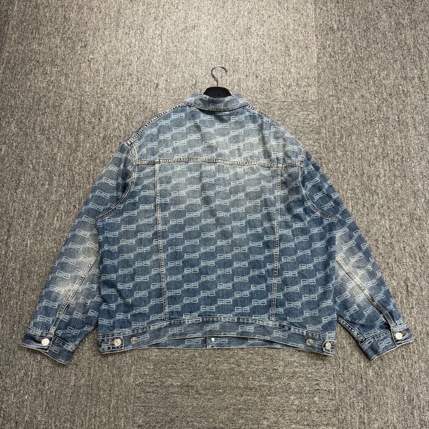 Balenciaga Balenciaga Lock Print Denim Jacket S Size US S / EU 44-46 / 1 - 5 Thumbnail