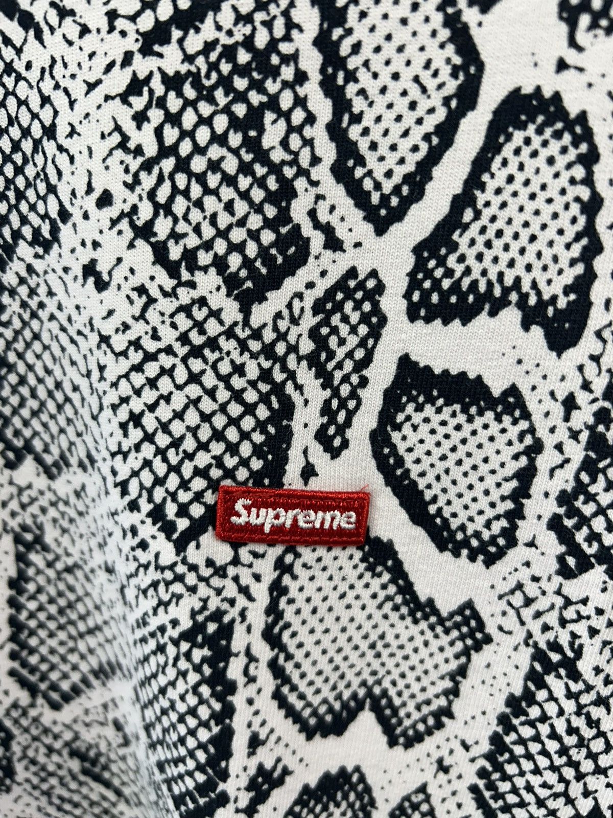 Supreme Supreme Snakeskin T-shirt Size US S / EU 44-46 / 1 - 3 Thumbnail