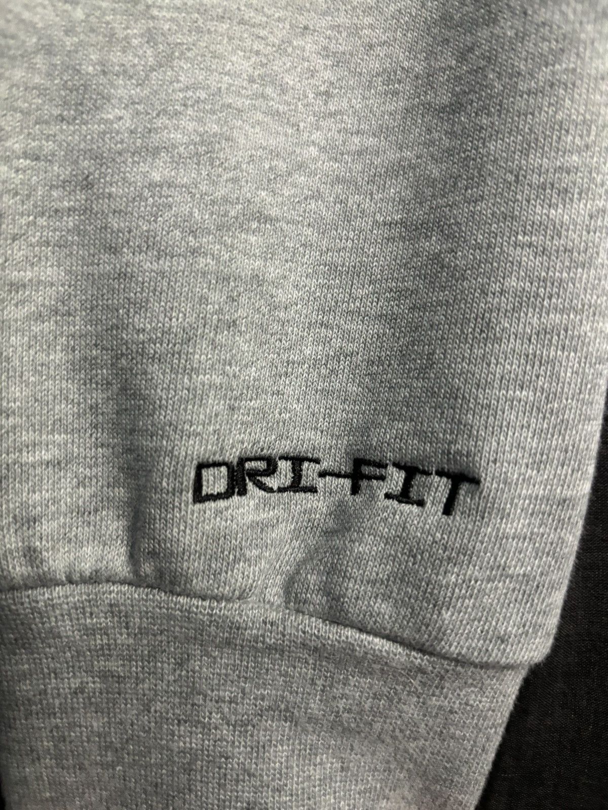 Nike Nike Dri-FIT Standard Issue Hoodie Size US M / EU 48-50 / 2 - 5 Thumbnail