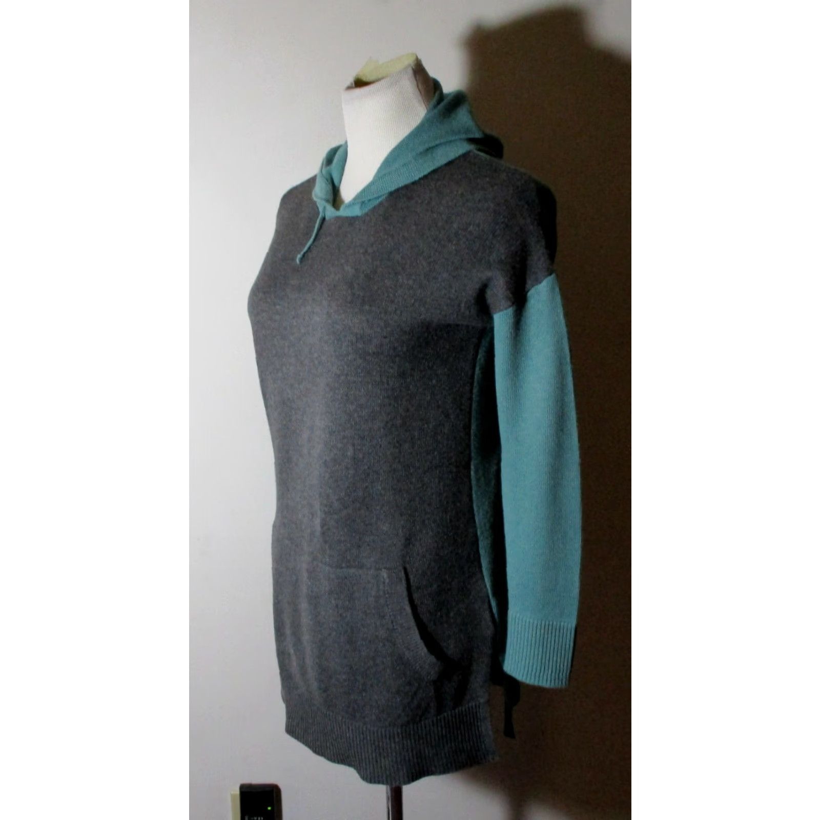 Banana Republic Banana Republic Gray Green Hooded Sweater Size XS Size XS / US 0-2 / IT 36-38 - 4 Thumbnail