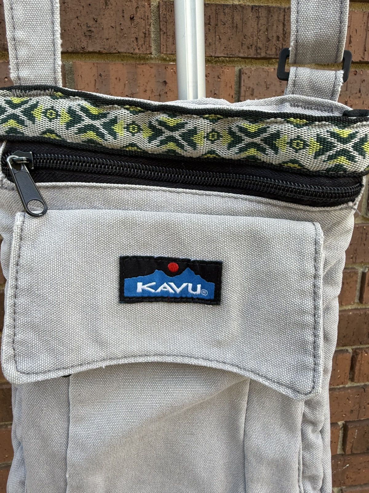 KAVU Kavu Keeper Crossbody Bag Purse Canvas Gray Southwest Aztec Size ONE SIZE - 3 Thumbnail