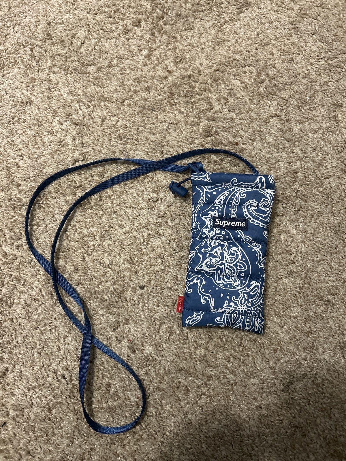 Supreme Supreme Puffer Neck Pouch Blue Paisley Size ONE SIZE - 1 Thumbnail