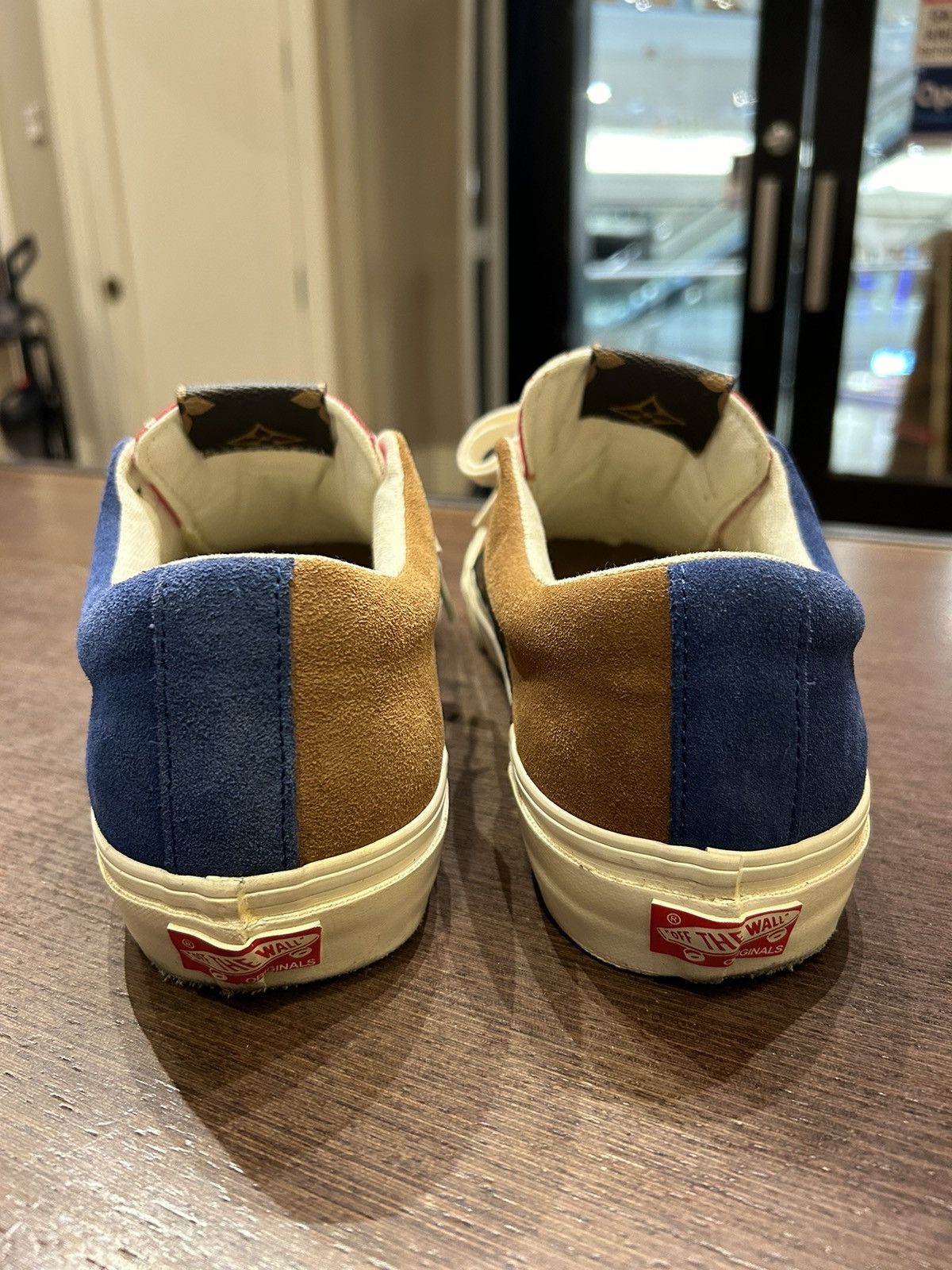 Vans Vans Low Top Sneakers Size US 11 / EU 44 - 3 Thumbnail