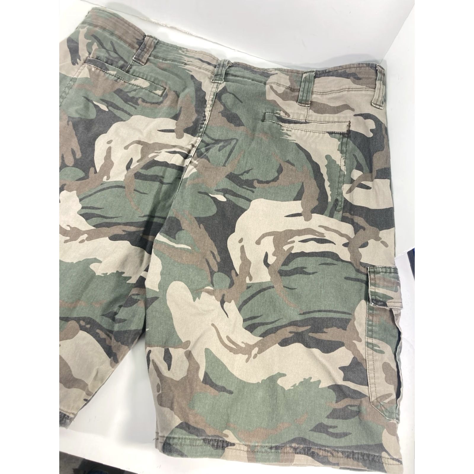 Wrangler VINTAGE Wrangler Camo Cargo Shorts Mens 42X12 Classic Relaxed Fit Camouflage Cotton Size US 42 / EU 58 - 7 Thumbnail