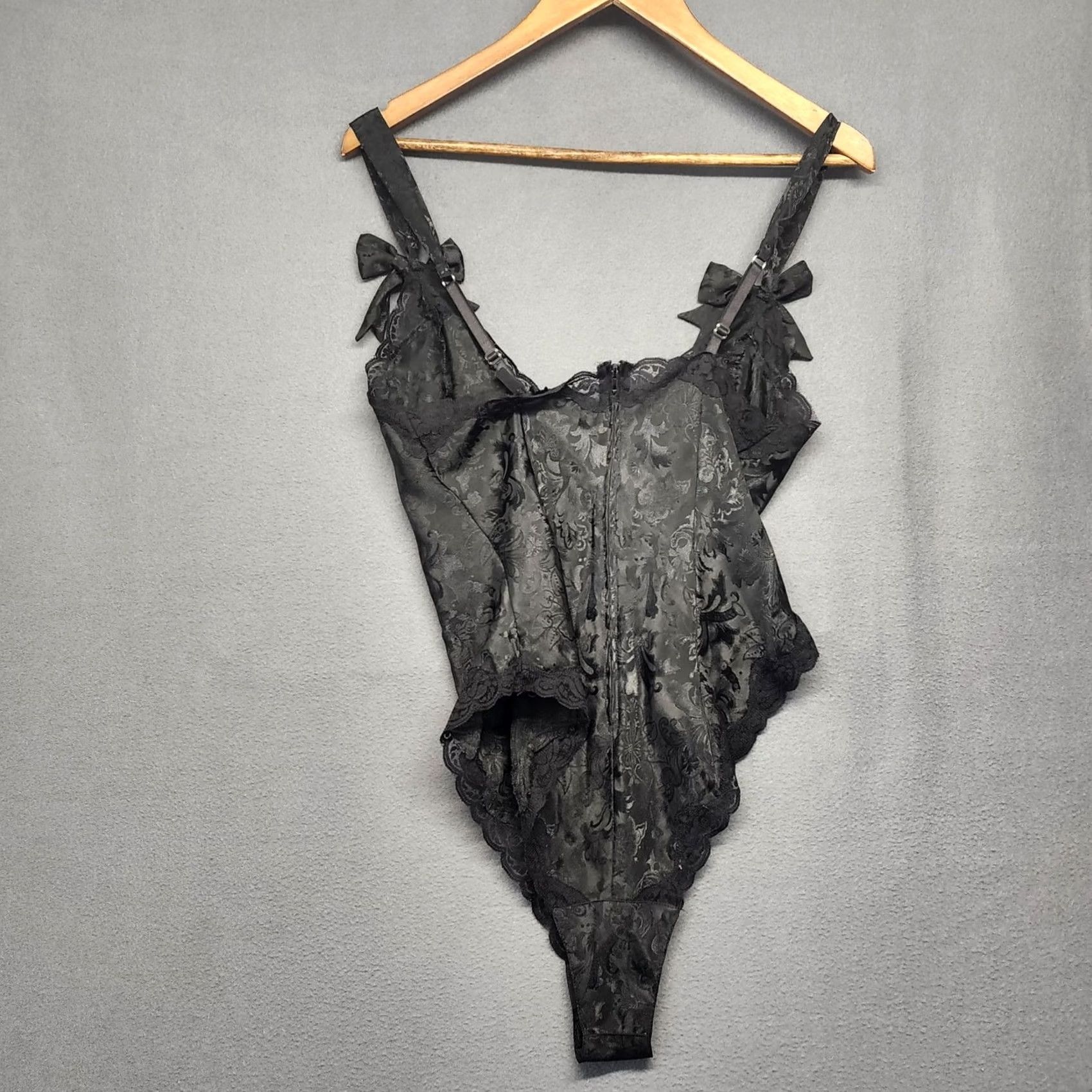 Victoria's Secret VINTAGE Victoria's Secret Black Lace Teddy Bodysuit Satin Floral Lingerie Medium Womens M Size M / US 6-8 / IT 42-44 - 2 Thumbnail