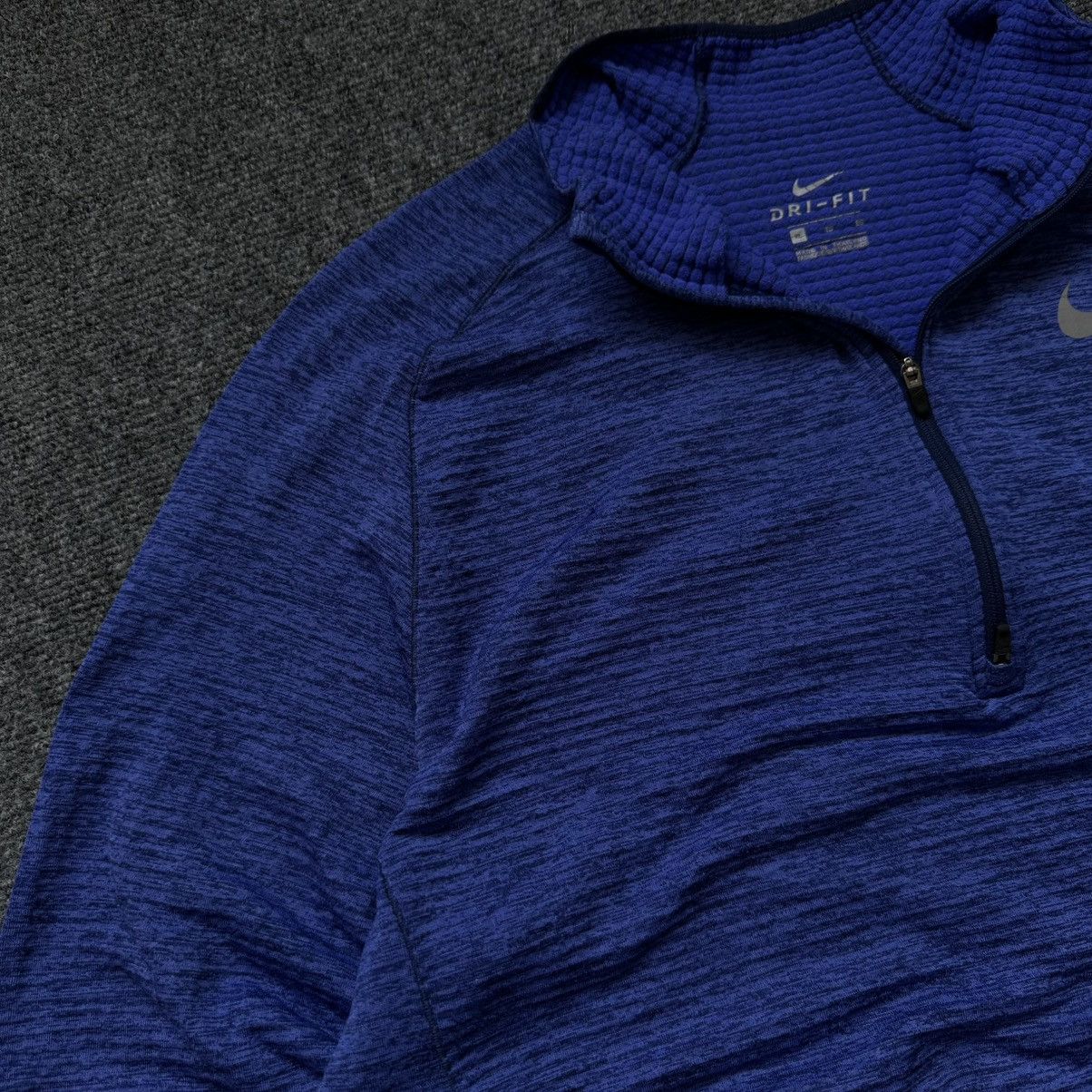 Nike VTG Mans Nike Dry - Fit Long-sleeve T-shirts Sport-wear Size US XL / EU 56 / 4 - 9 Thumbnail