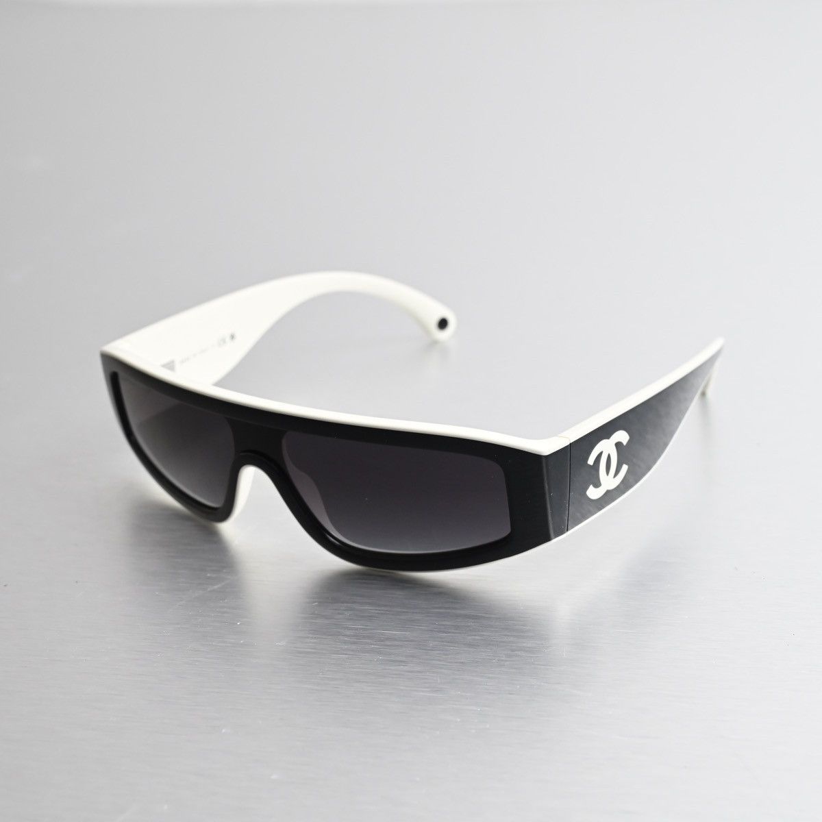 Chanel CHANEL 0CH6057 SUNGLASSES Size ONE SIZE - 1 Thumbnail