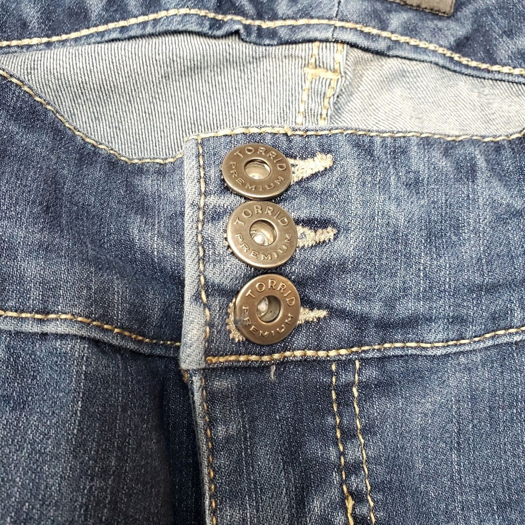 Torrid Torrid Jeans Womens 18 R Blue Jegging 34x27 3 Button Denim Double Zipper Shirt? Size 40" / US 18 - 7 Thumbnail