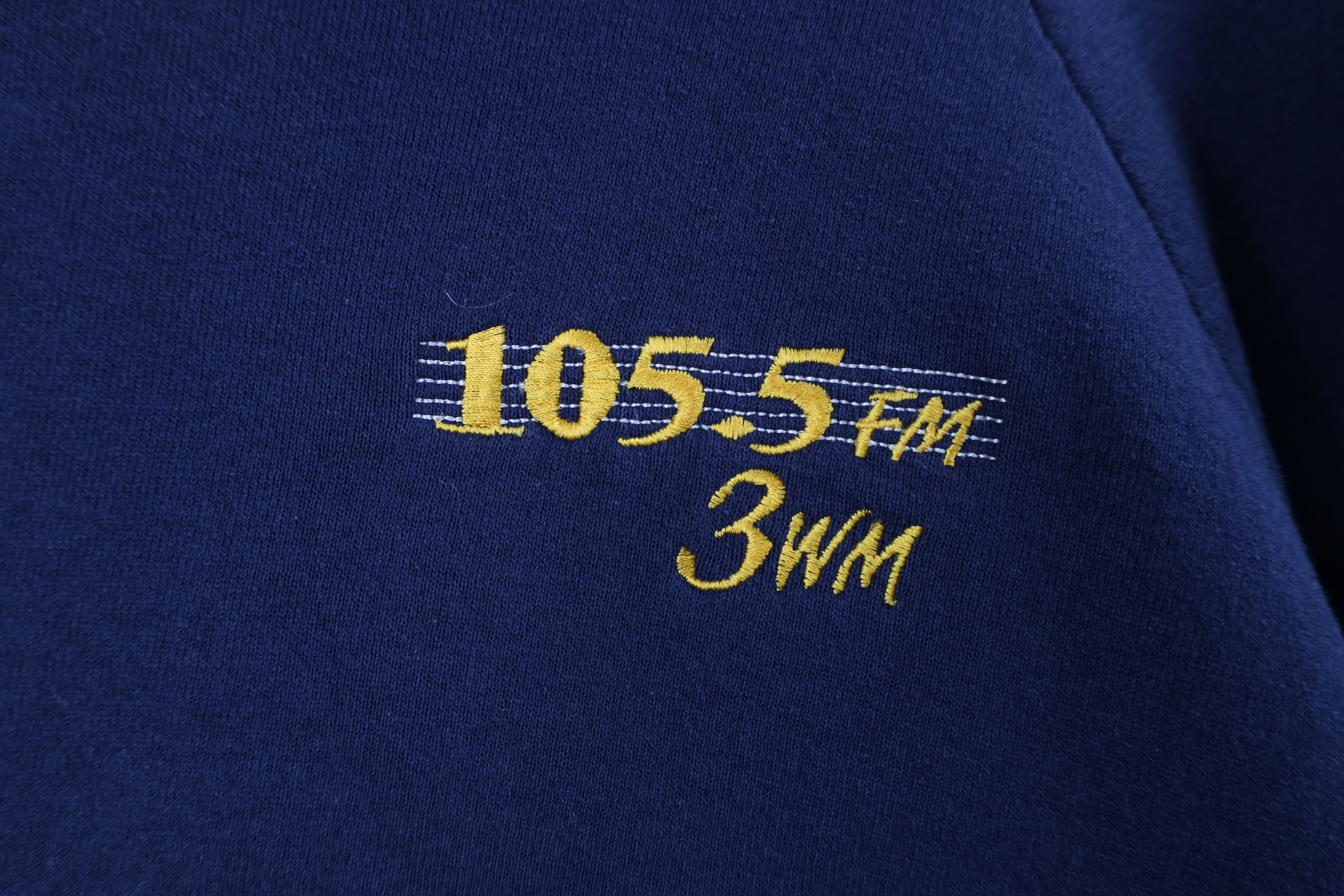 Vintage Vintage 90s Streetwear 105.5 M 3WM Radio Sweatshirt Blue USA Size L / US 10 / IT 46 - 4 Thumbnail