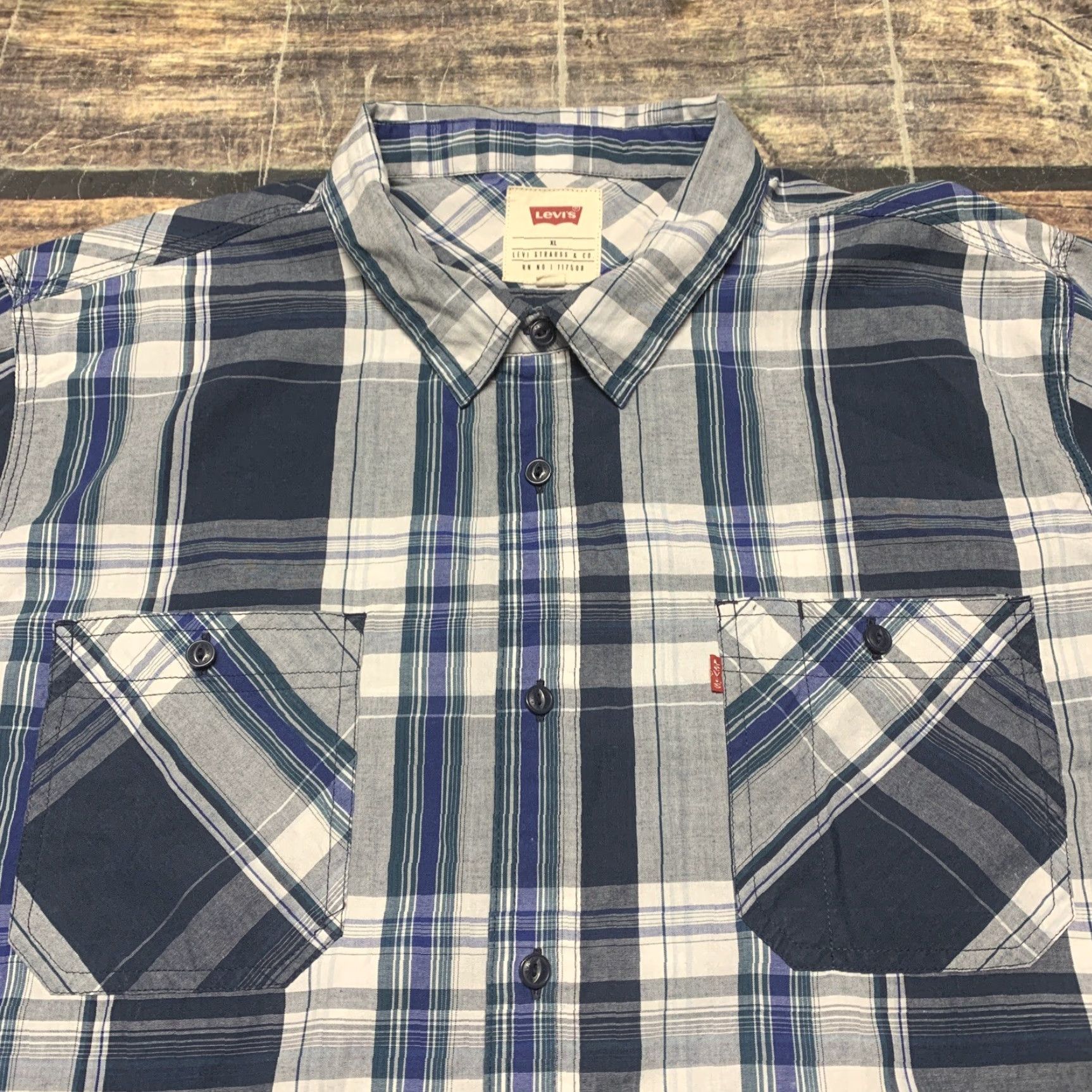 Levi's Levi's Shirt Button-Up 2 Front Pockets XL Blue Multi-Color Plaid Men’s Regular Size XL Mens Size US XL / EU 56 / 4 - 2 Thumbnail