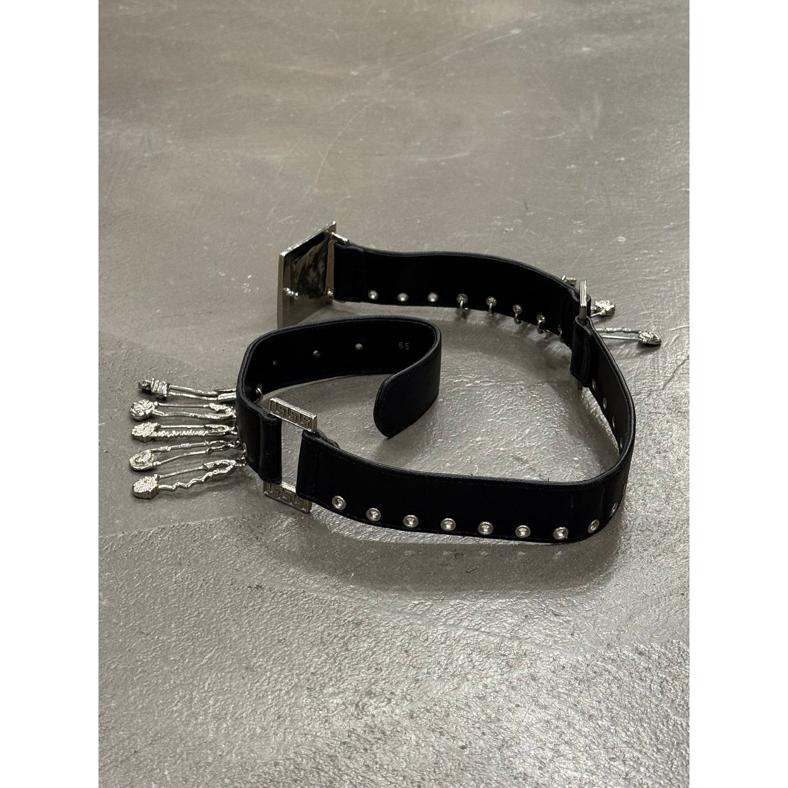 Versace 1990s Gianni Versace safety pin leather belt Size ONE SIZE - 3 Thumbnail