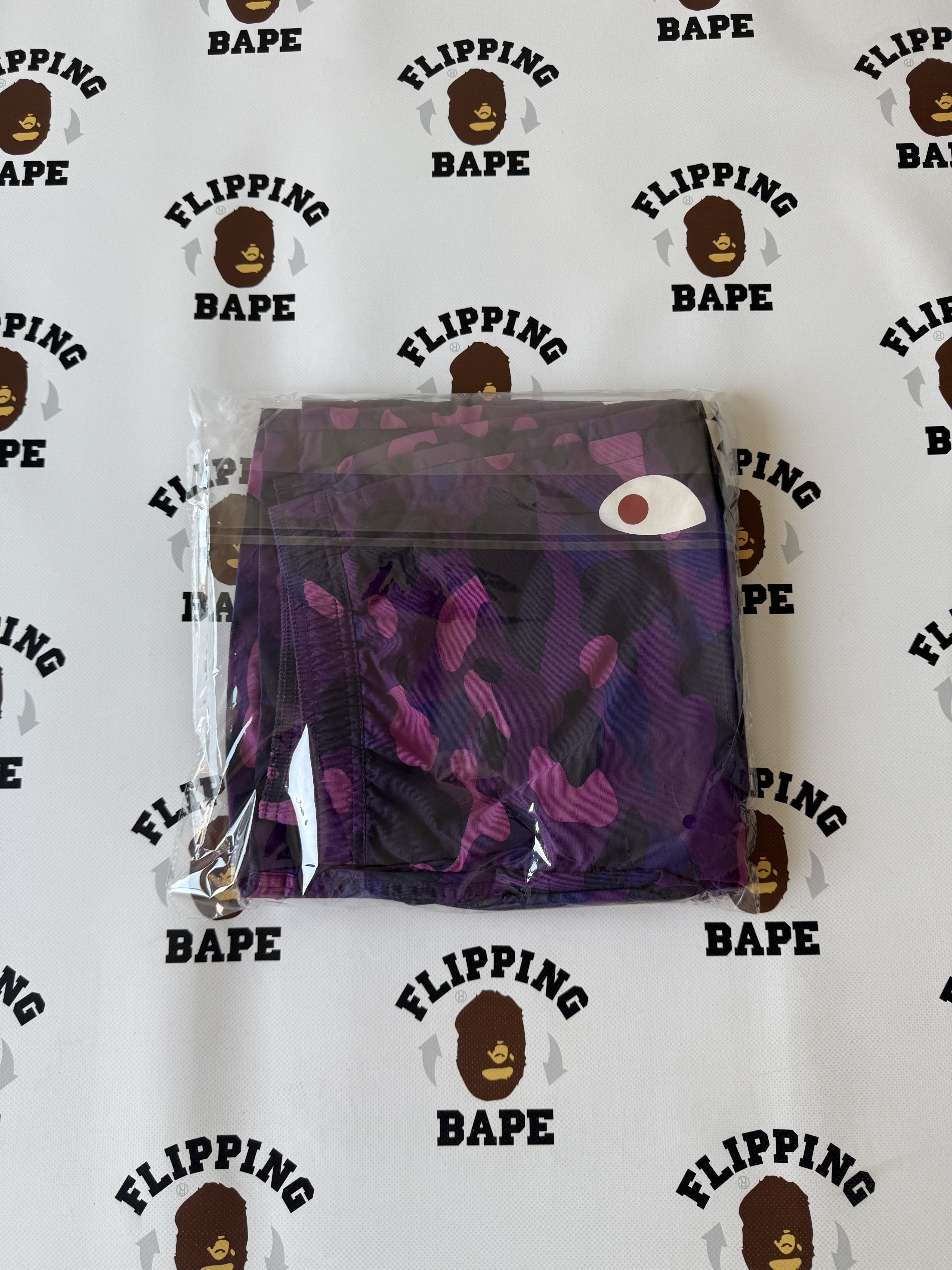 Bape BAPE COLOR CAMO SIDE SHARK BEACH SHORTS Size US 36 / EU 52 - 16 Thumbnail