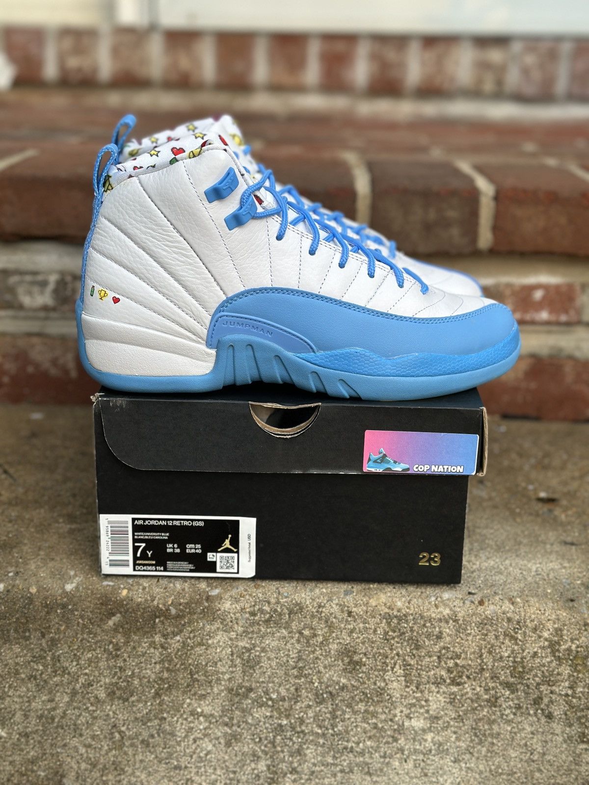 Jordan Brand Nike Air Jordan 12 Retro GS Emoji 7Y Size US 7 / EU 40 - 1 Thumbnail