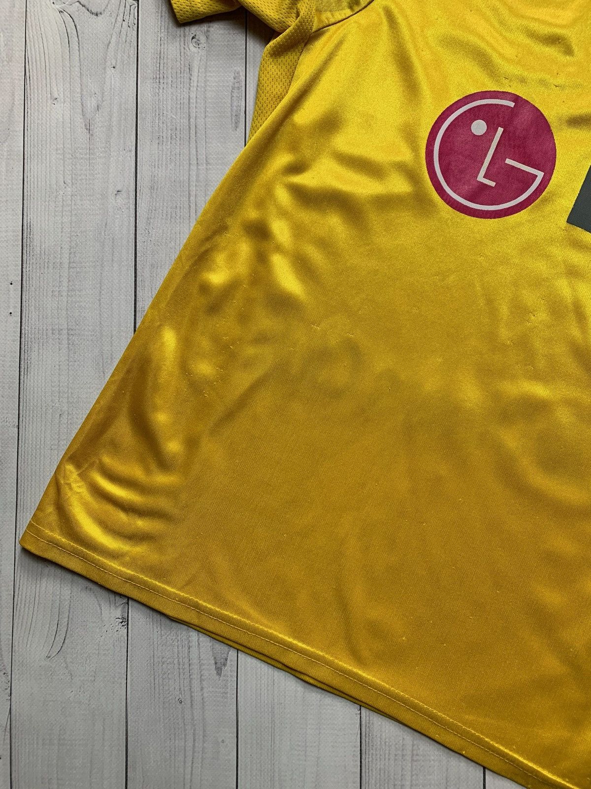 Puma × Vintage Vintage puma A.E.K. Soccer jersey size M yellow Size US M / EU 48-50 / 2 - 3 Thumbnail