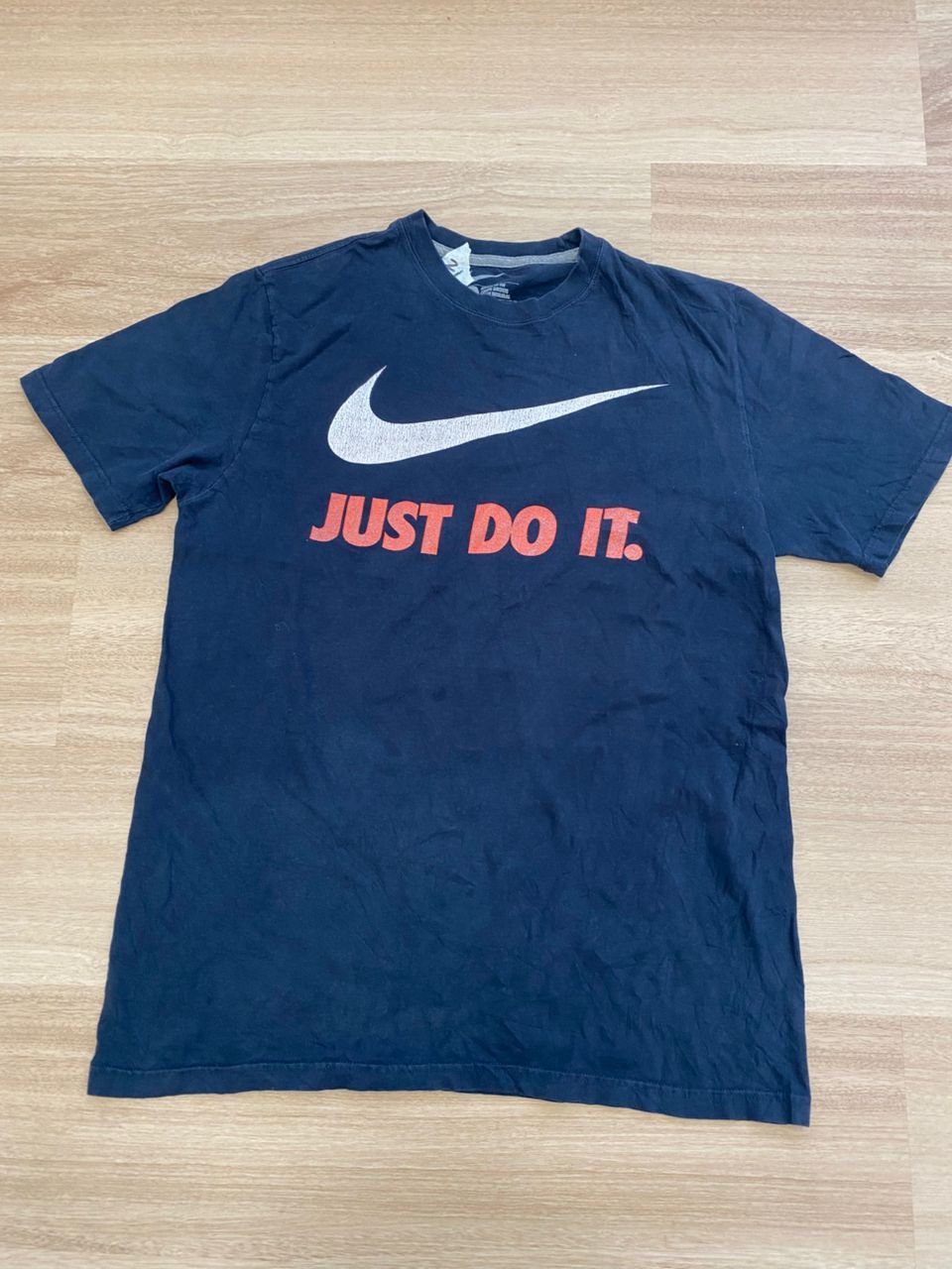 Nike NIKE JUST DO IT BIG LOGO SWOOSH SIZE L Size US L / EU 52-54 / 3 - 1 Thumbnail