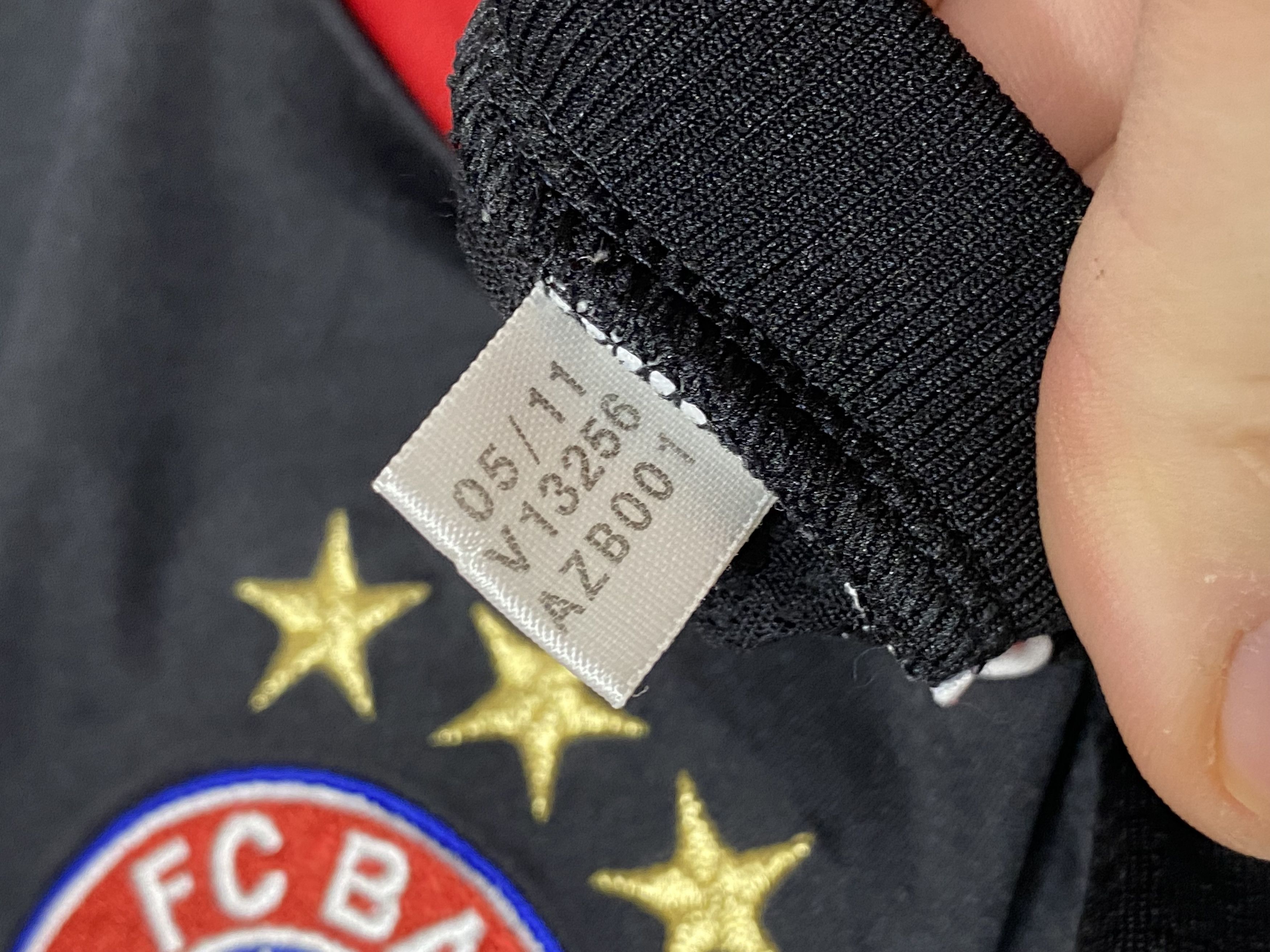 Adidas BAYERN MUNICH 2012 THIRD FOOTBALL SHIRT SOCCER JERSEY ADIDAS Size US S / EU 44-46 / 1 - 6 Thumbnail