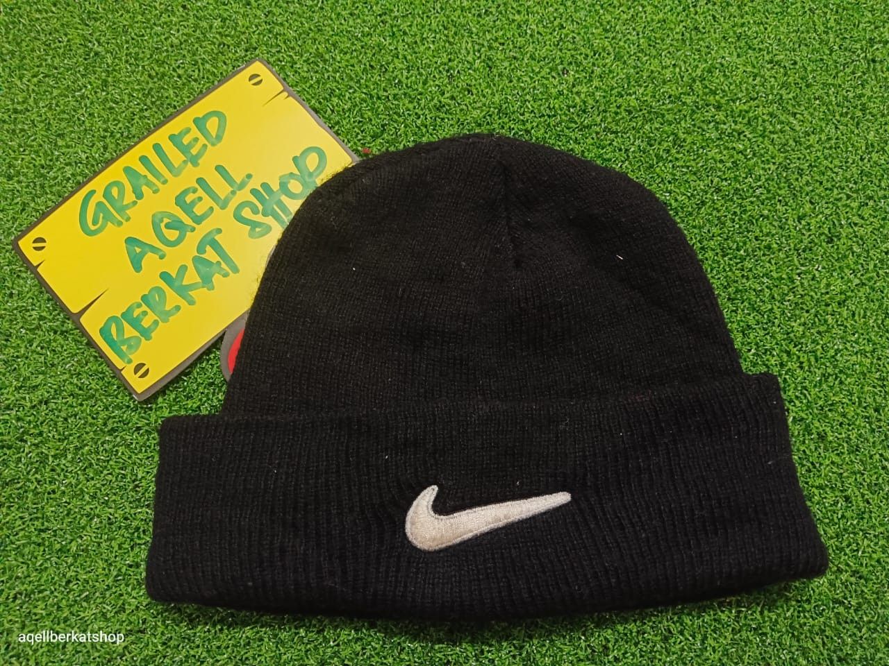 VTG 90S NIKE Taiwan Embroidered Logo Beanie