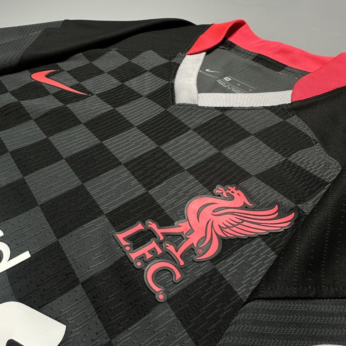 Vintage LIVERPOOL NIKE 2020/2021 SOCCER THIRD JERSEY #20 DIOGO JOTA Size US M / EU 48-50 / 2 - 6 Thumbnail