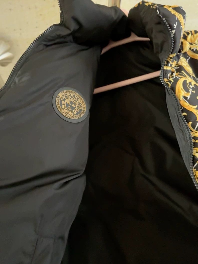 Versace Versace Wear a warm down jacket on both sides Size US S / EU 44-46 / 1 - 3 Thumbnail