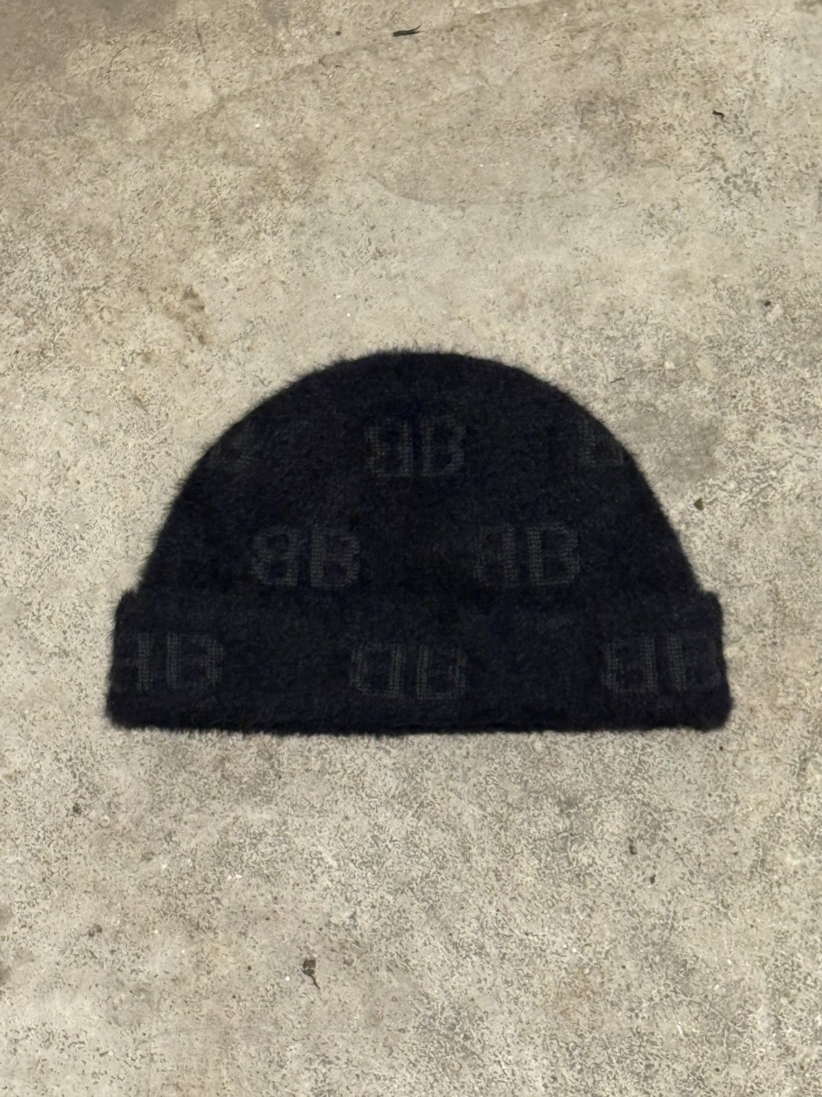Balenciaga Balenciaga Furry Beanie Size ONE SIZE - 1 Thumbnail