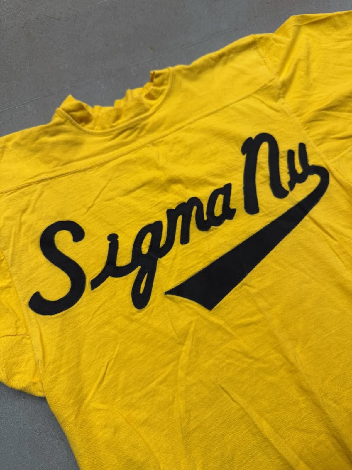 Russell Athletic Vintage 70s Russell Athletic Sigma Nu Fraternity T-shirt Size US M / EU 48-50 / 2 - 7 Thumbnail
