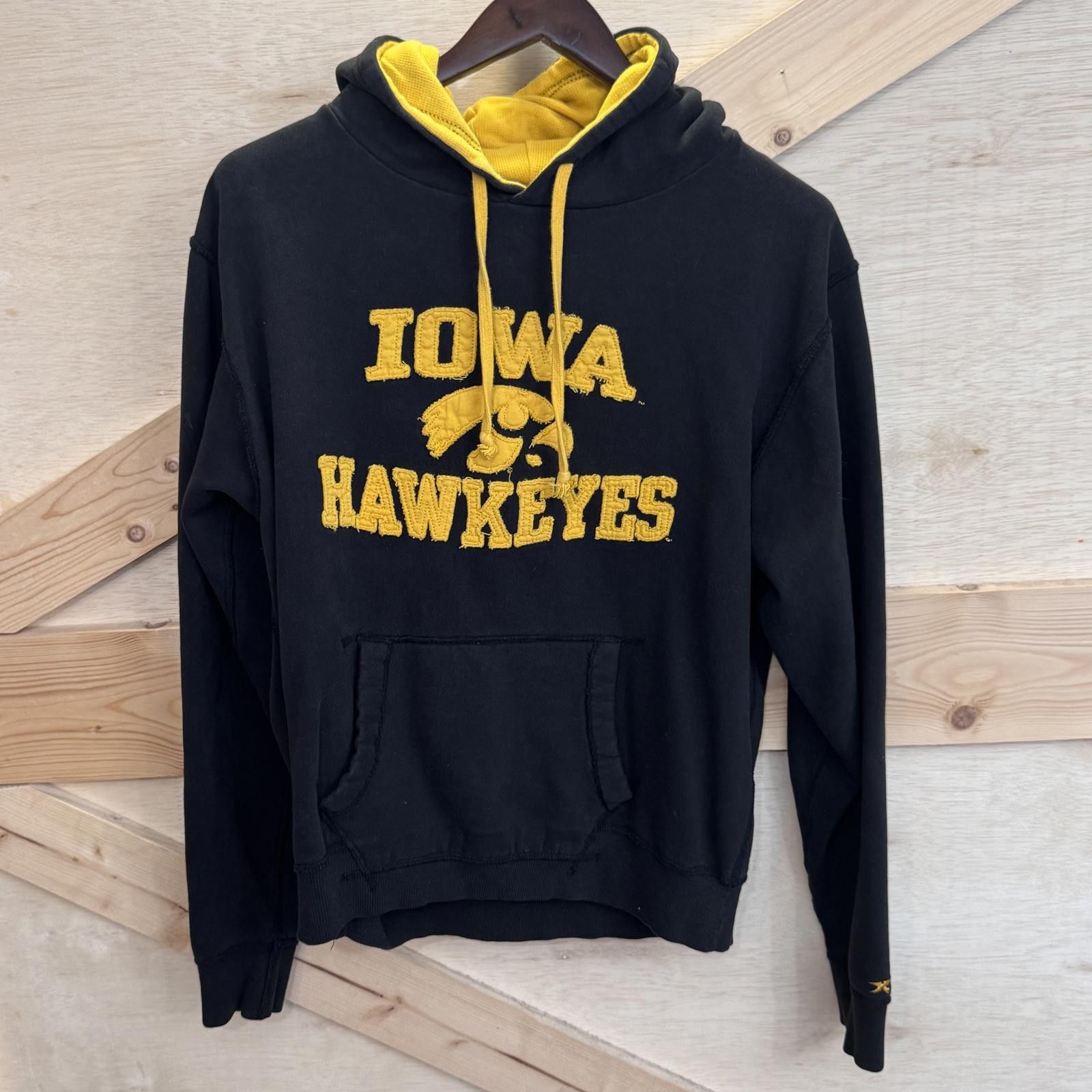 Designer Iowa Hawkeyes Men's Sweatshirt Hoodie XL Black Long Sleeve Size US XL / EU 56 / 4 - 1 Thumbnail