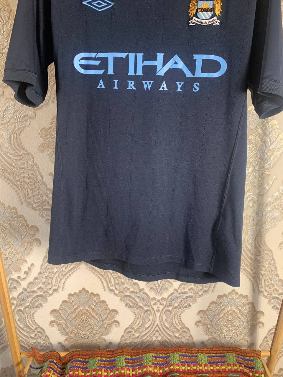 Umbro VINTAGE UMBRO FC MANCHESTER CITY ENGLAND SOCCER JERSEY RETRO Size US M / EU 48-50 / 2 - 4 Thumbnail