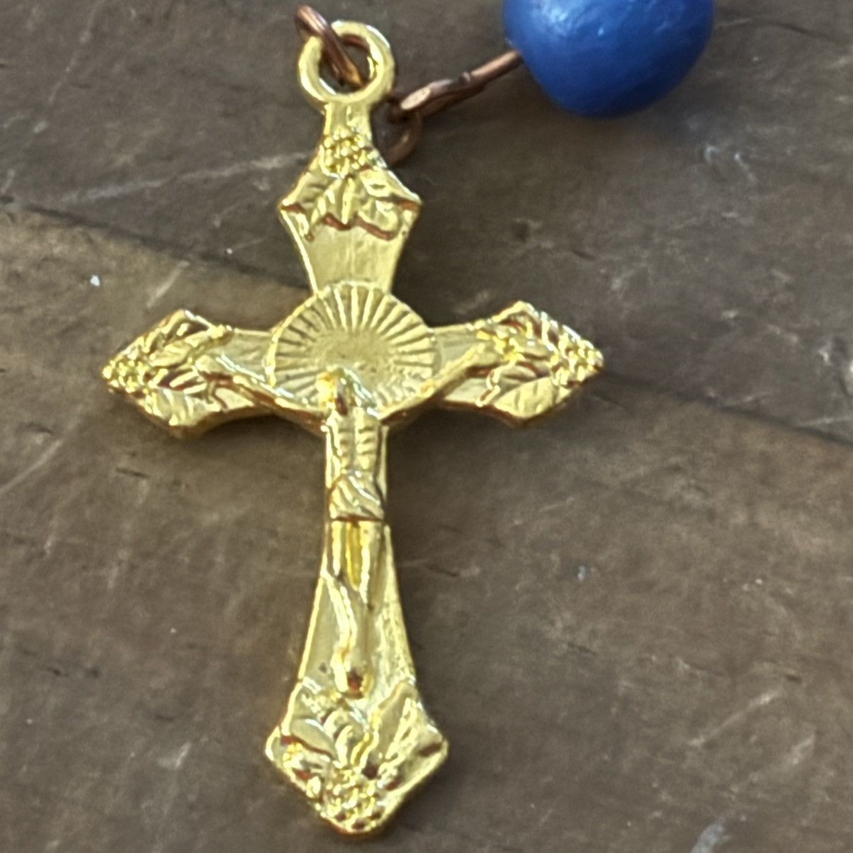 Vintage Vintage iridescent blue crystal rosary Size ONE SIZE - 5 Thumbnail