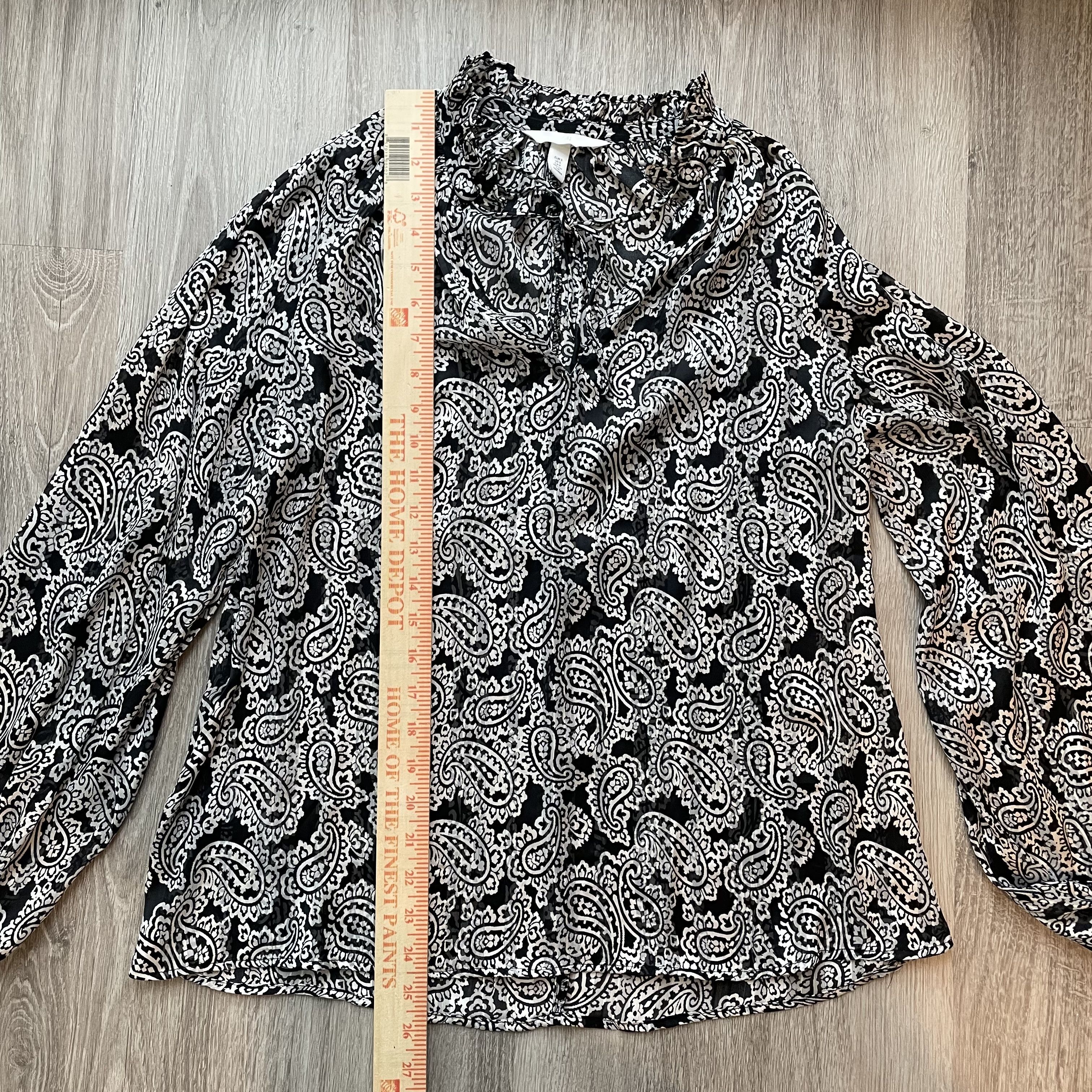 H&M H&M Paisley Ruffle Tie V-Neck Blouse Black White Size S Size S / US 4 / IT 40 - 7 Thumbnail