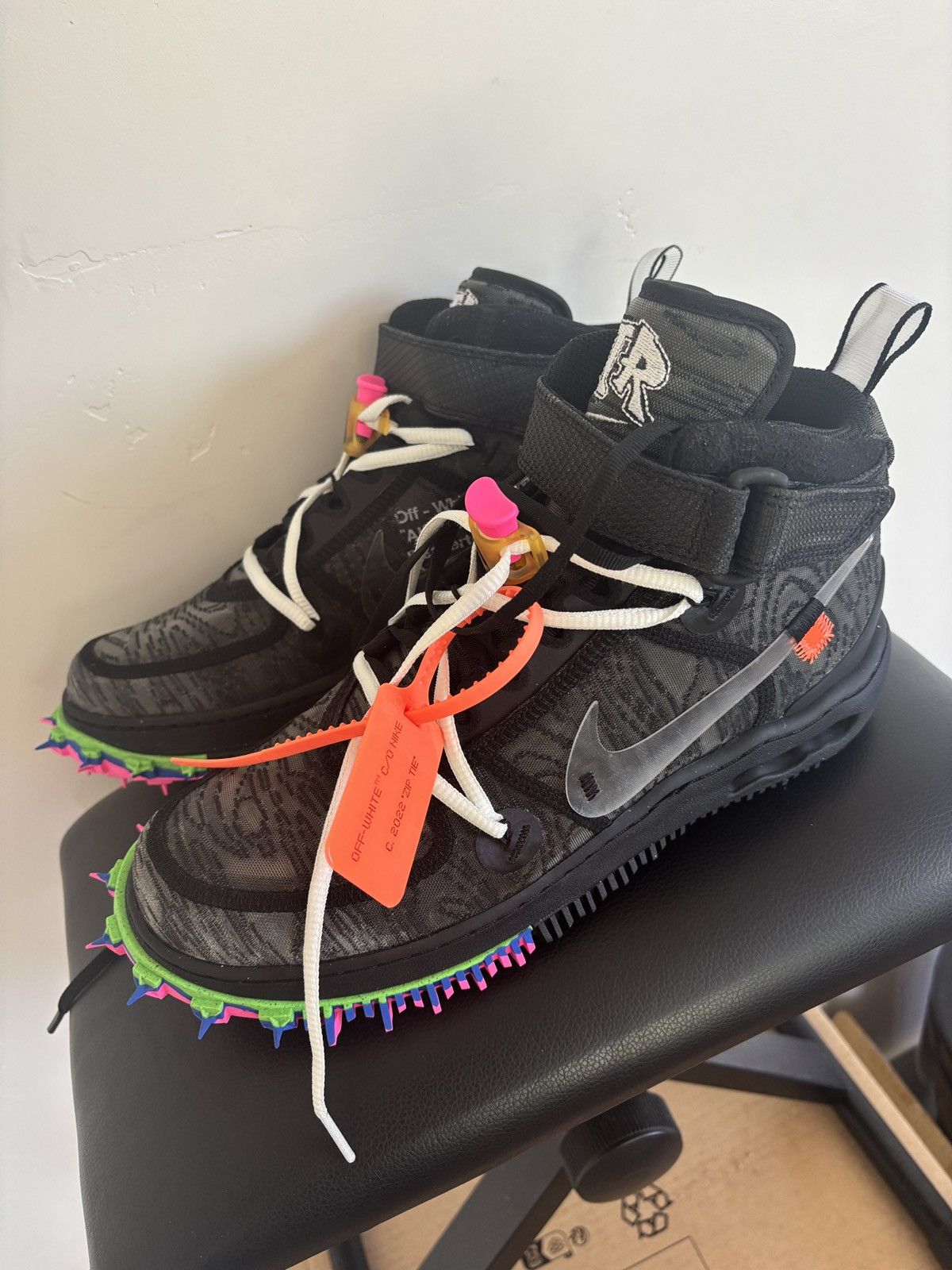 Nike × Off-White Off-White Air Force 1 Mid Black Size US 9 / EU 42 - 3 Thumbnail