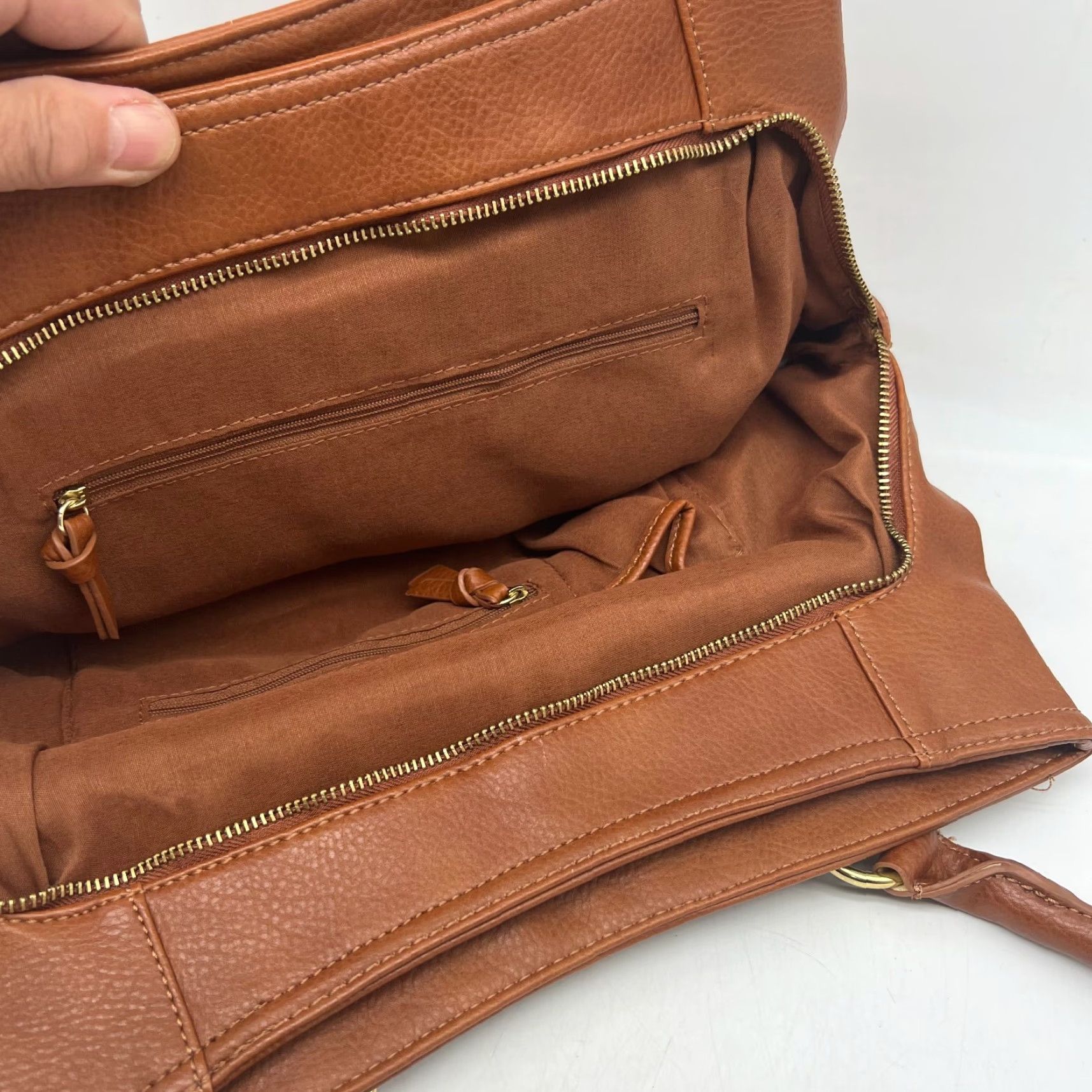 Liz Claiborne VINTAGE Liz Claiborne Leather Handbag Satchel Top Handle Bag 10x14 Size Womens Brown Tan Size ONE SIZE - 3 Thumbnail