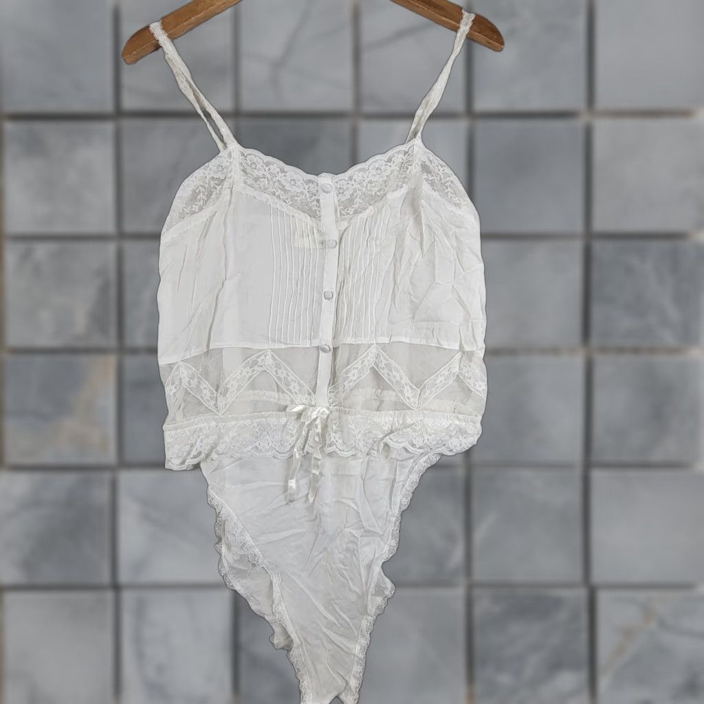 Victoria's Secret VINTAGE Victoria's Secret Teddy Bodysuit Ivory Lace Satin 1990s M Womens Size M / US 6-8 / IT 42-44 - 1 Thumbnail