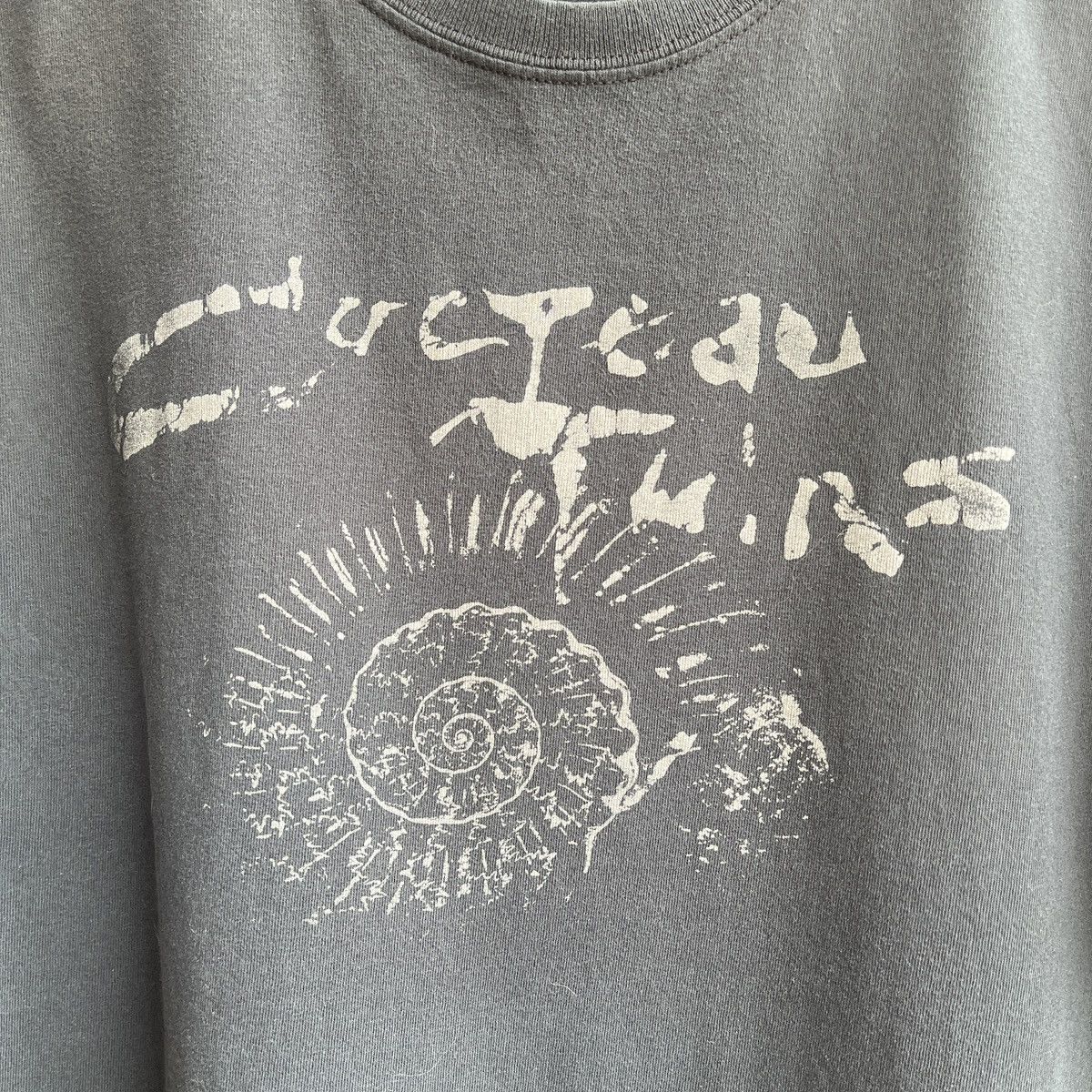 Band Tees VINTAGE Y2K CUCTEAU TWINS SNAIL SCOTTISH TOCK BAND TSHIRT Size US XL / EU 56 / 4 - 11 Thumbnail