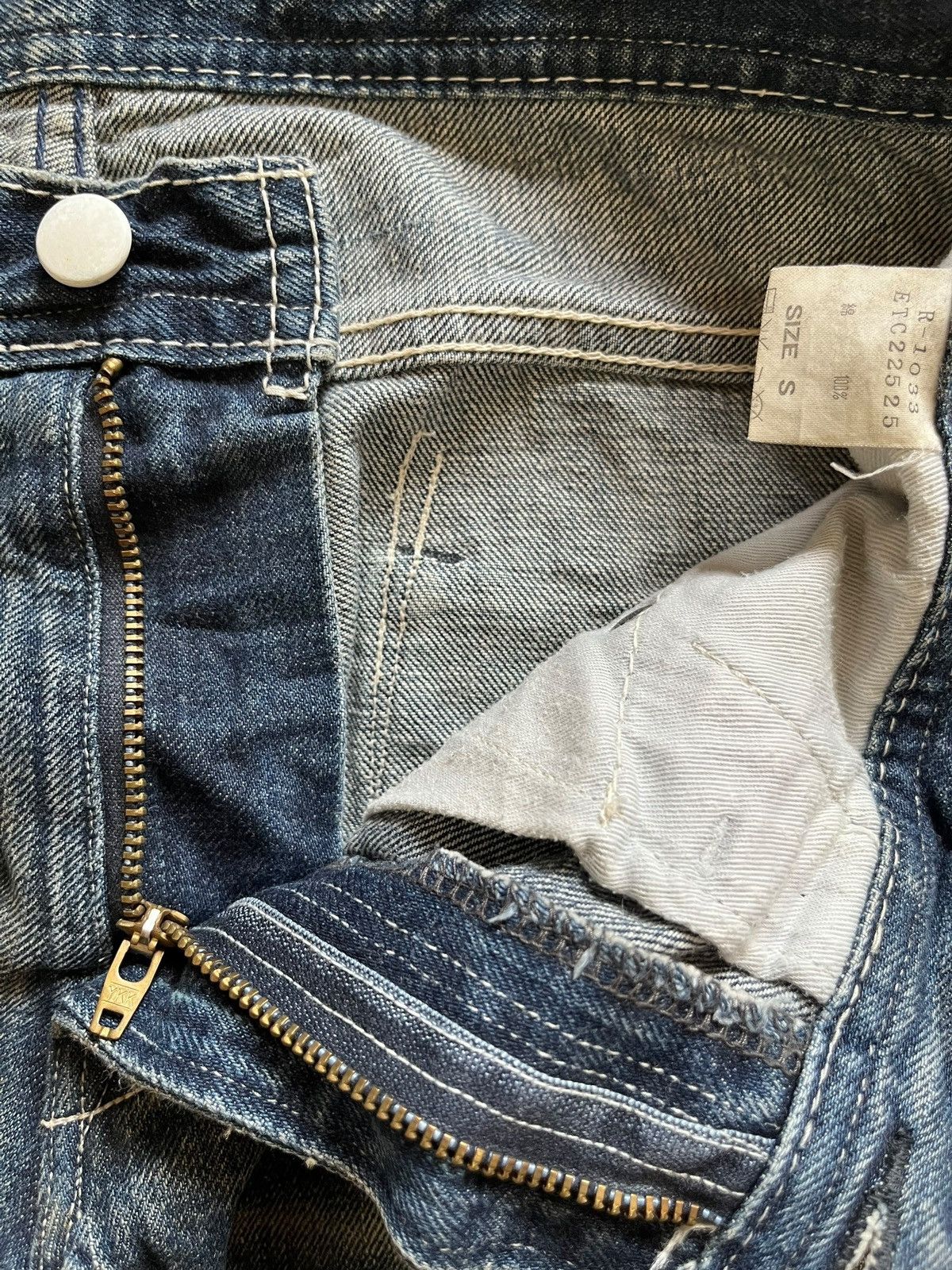 Japanese Brand Vintage Japanese Brand Mud Wash Distressed Loose Jeans Size US 31 - 9 Thumbnail