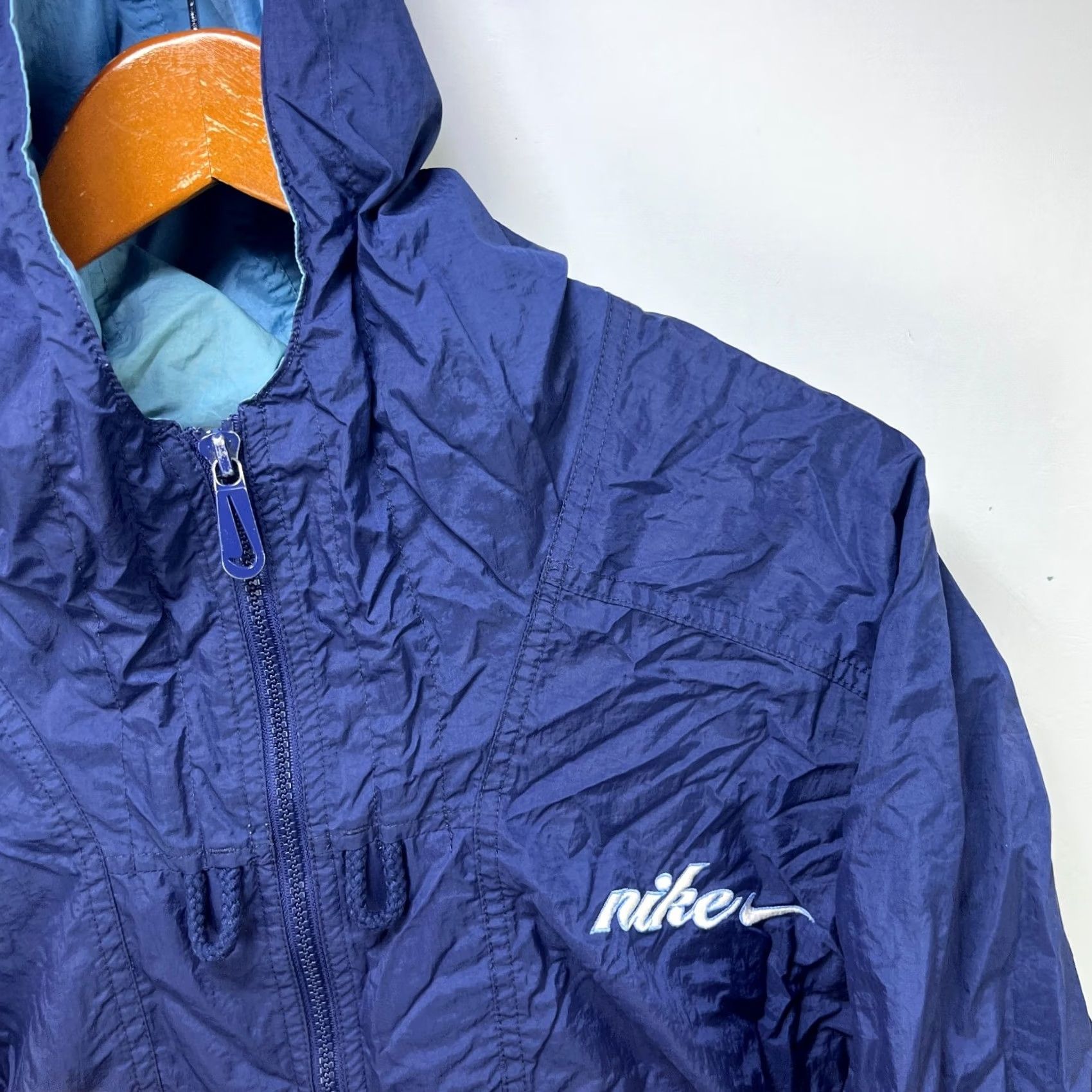 Nike Vintage Nike Windbreaker Jacket 2XL Hooded Satin Nylon Logo Embroidered 90s Outdoor Men XS? Size US XXL / EU 58 / 5 - 5 Thumbnail