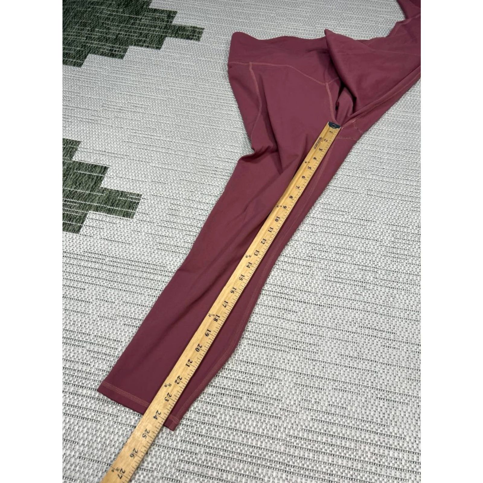 Logo 7 Pure Luxe Leggings Womens XL Red Logo Mid Rise Athleisure Crossover 7 8 Inseam 24 in Nylon Polyester Spandex Size 40" / US 18 - 3 Thumbnail
