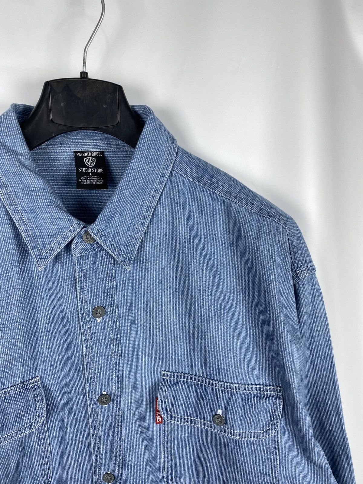 Vintage × Warner Bros Vintage Warner Bros Denim Shirt Looney Tunes Men size L 1998 Size US L / EU 52-54 / 3 - 3 Thumbnail