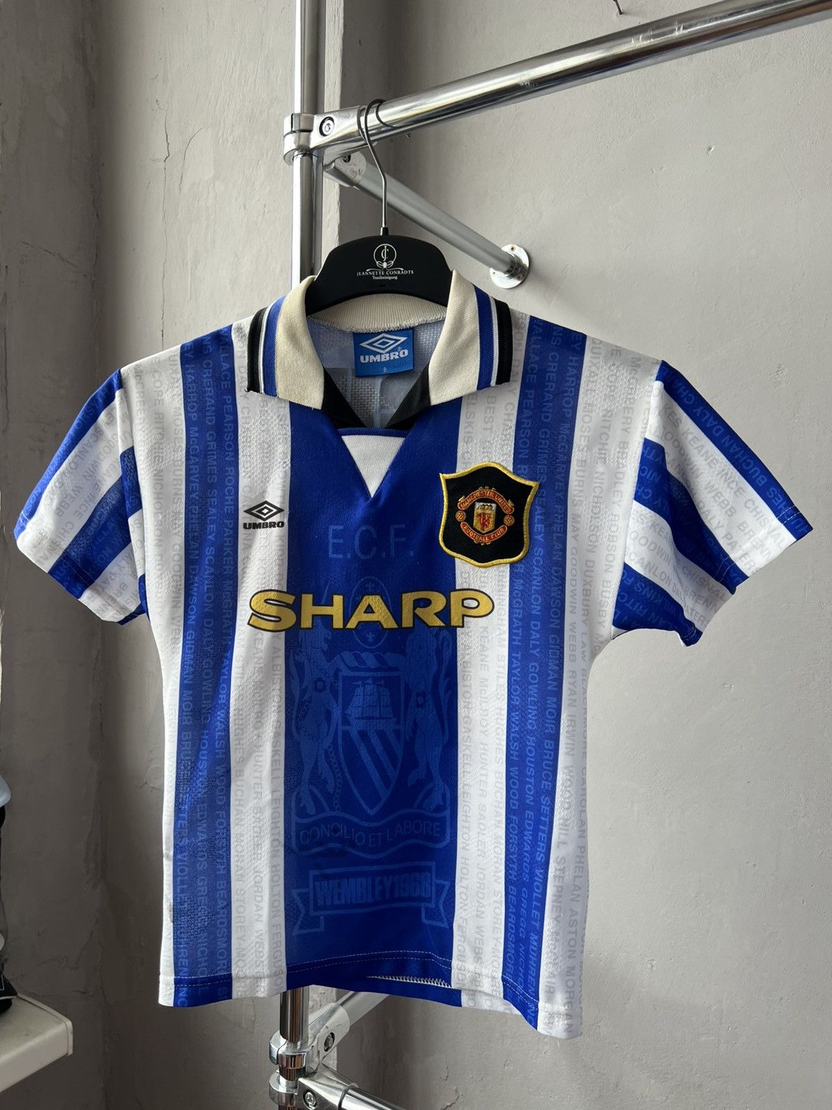 Umbro 1994/96 MANCHESTER UNITED #10 HUGHES SOCCER JERSEY SZ BOYS Size US XXS / EU 40 - 2 Thumbnail