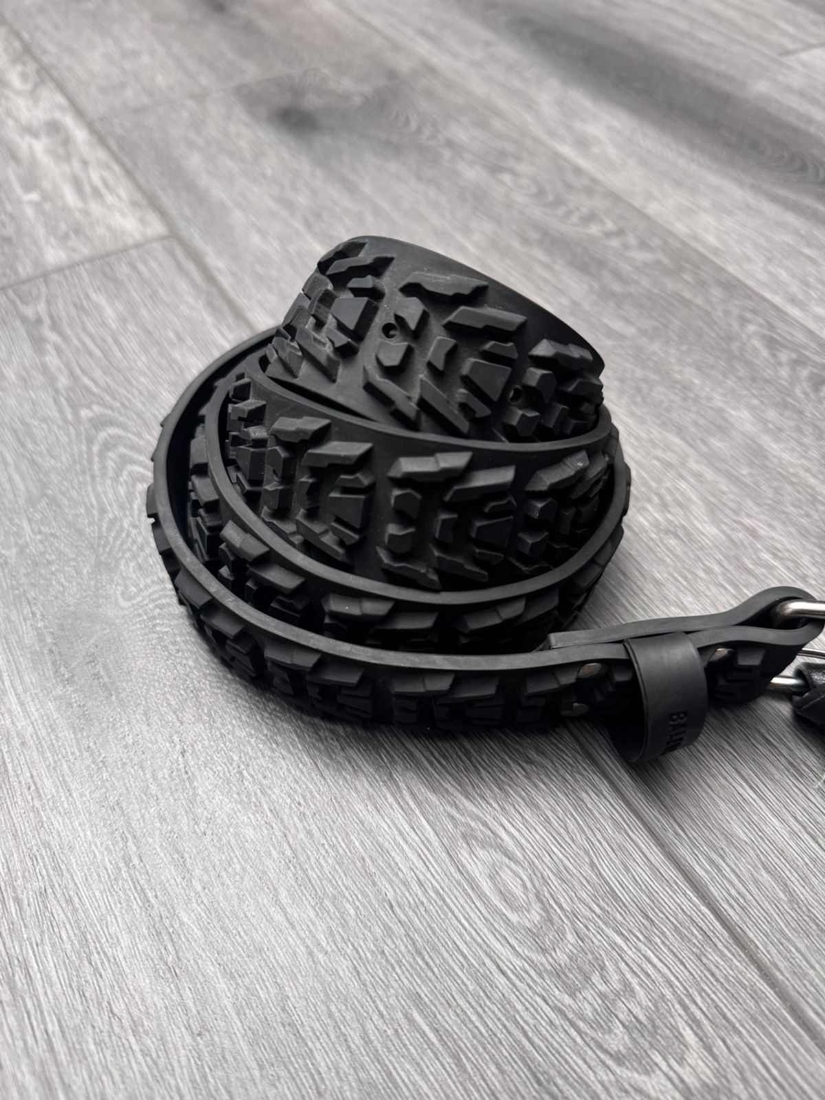 Balenciaga Balenciaga Winter 20’ Tire Belt Size ONE SIZE - 2 Thumbnail