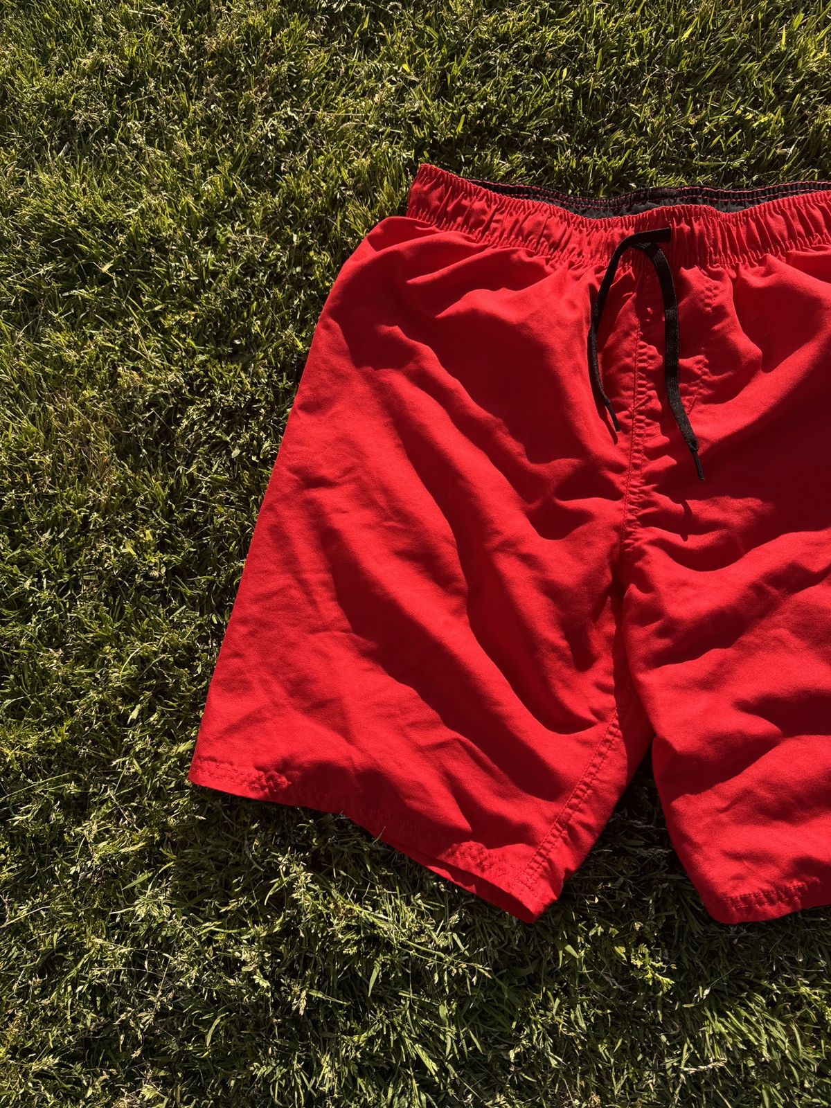 Nike Nike men’s Red Swim Shorts Size US 33 - 2 Thumbnail
